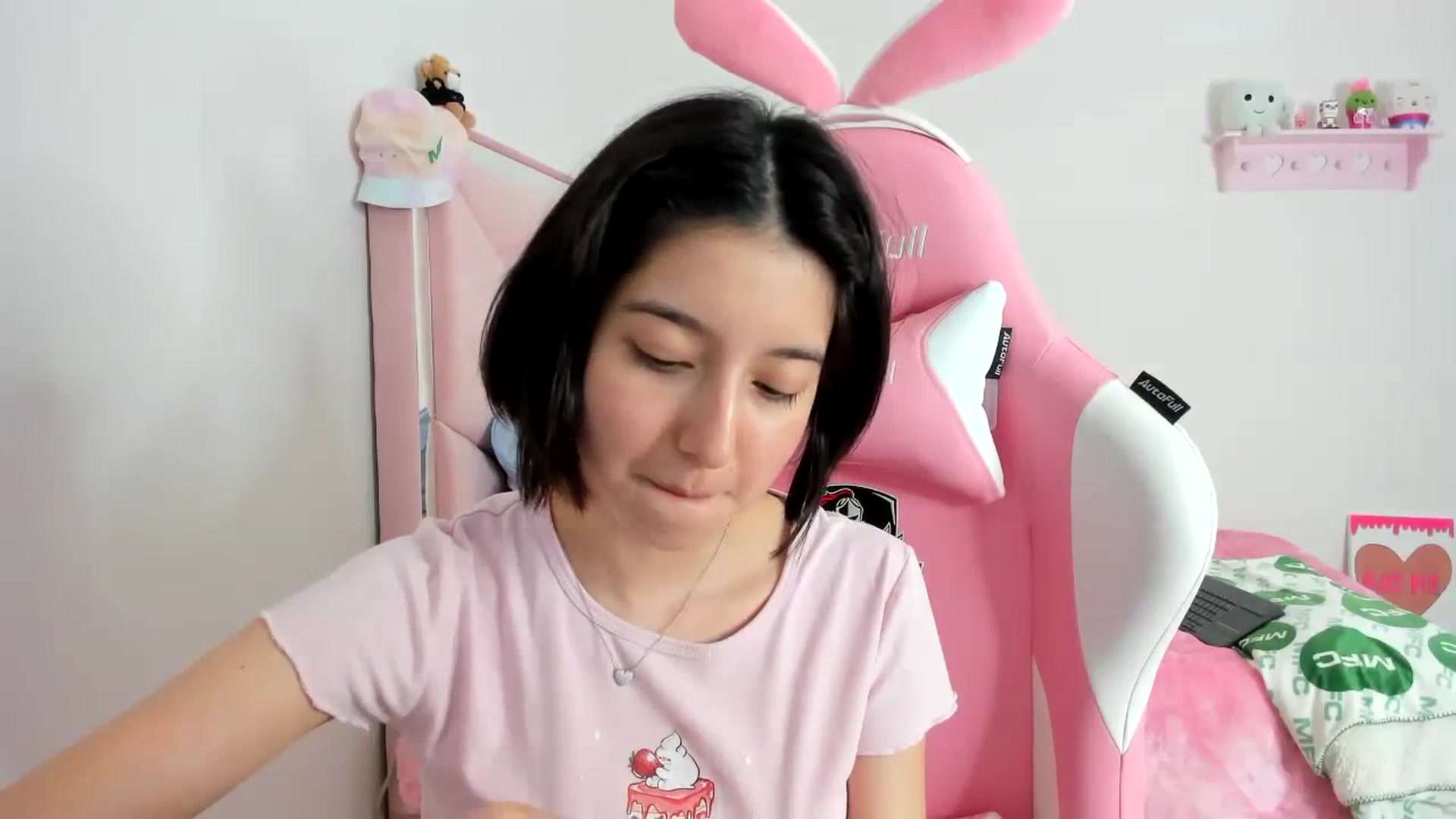 Gallery image thumbnail from Cherrycute666's myfreecams stream on, 12/05/2023, 04:54 image 17 of 20