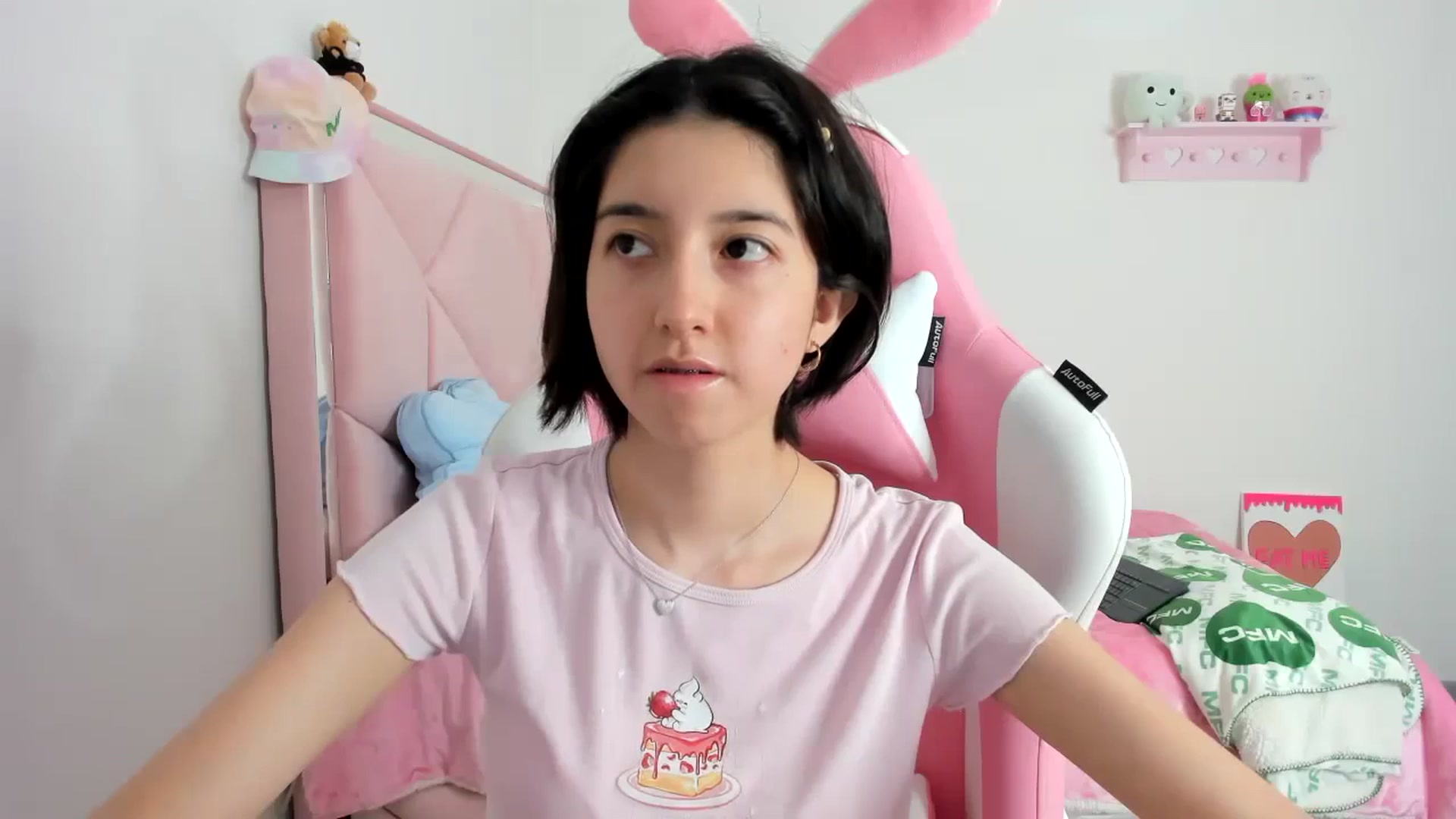 Gallery image thumbnail from Cherrycute666's myfreecams stream on, 12/05/2023, 04:54 image 6 of 20