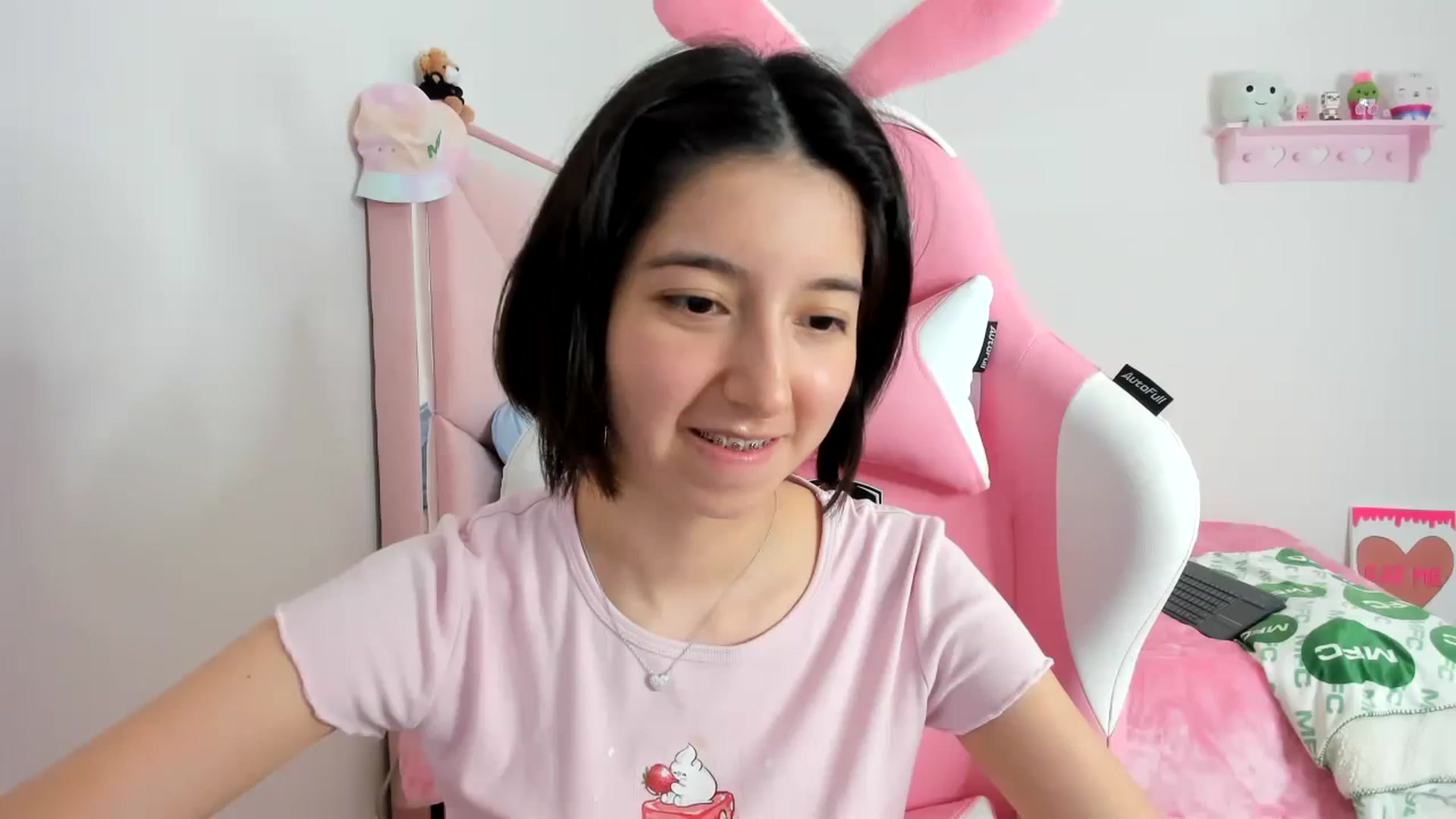 Gallery image thumbnail from Cherrycute666's myfreecams stream on, 12/05/2023, 04:54 image 18 of 20