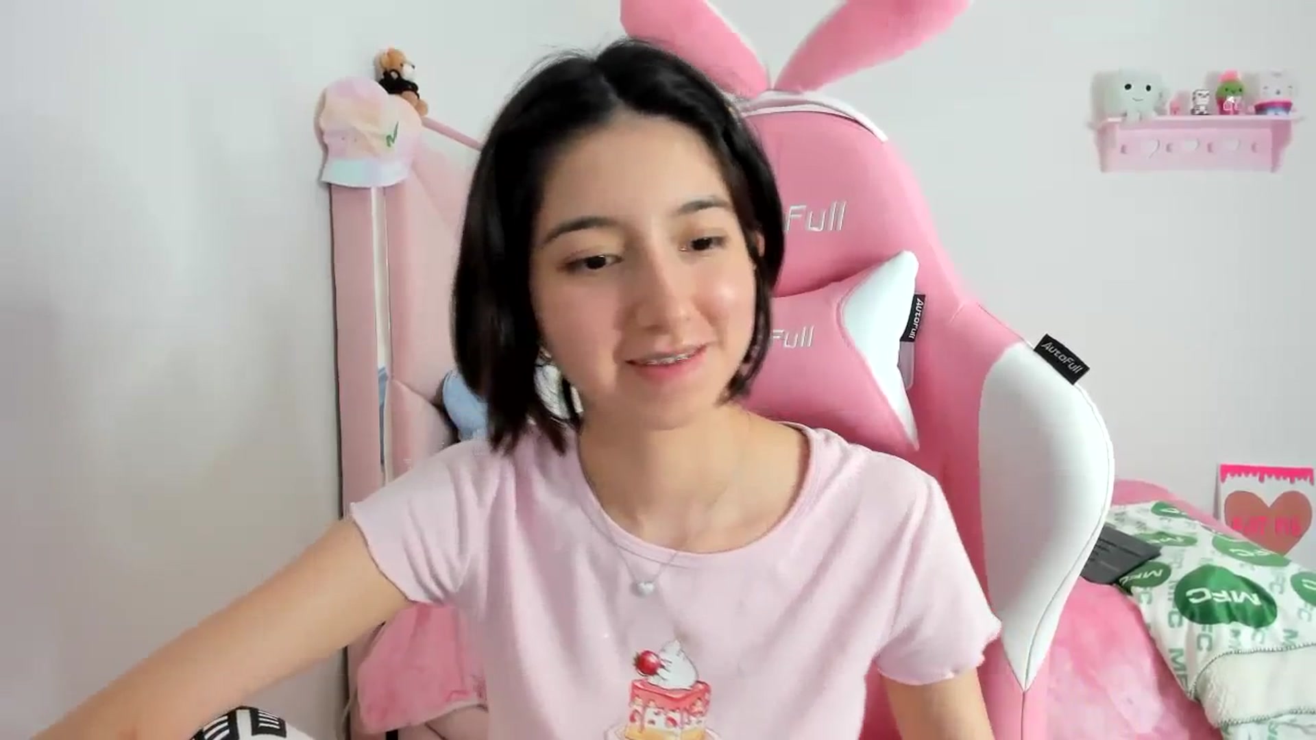 Gallery image thumbnail from Cherrycute666's myfreecams stream on, 12/05/2023, 04:54 image 15 of 20