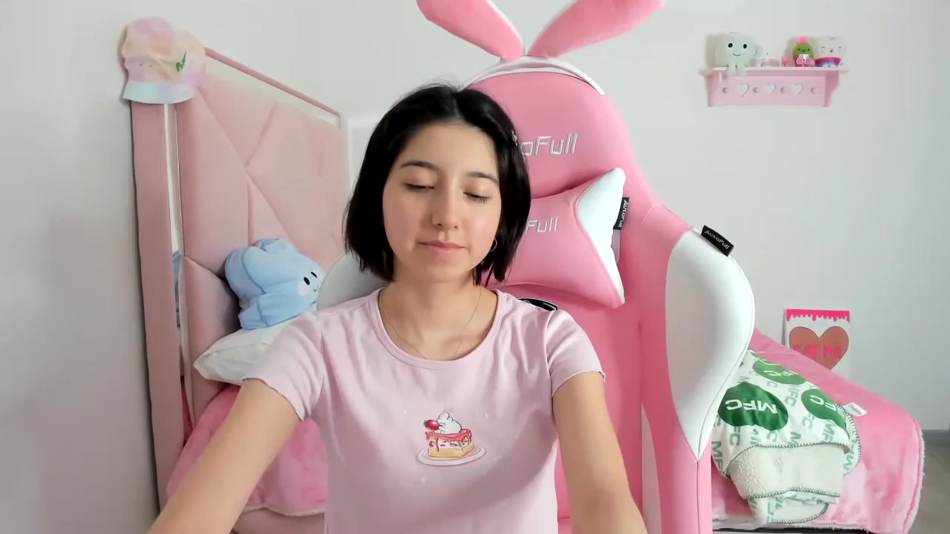 Gallery image thumbnail from Cherrycute666's myfreecams stream on, 12/05/2023, 07:20 image 3 of 20