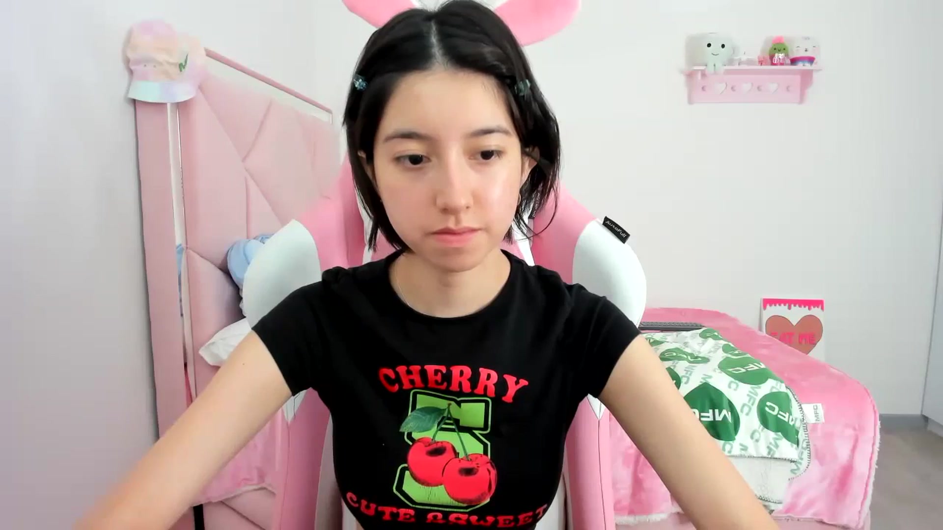 Gallery image thumbnail from Cherrycute666's myfreecams stream on, 12/05/2023, 20:34 image 5 of 20