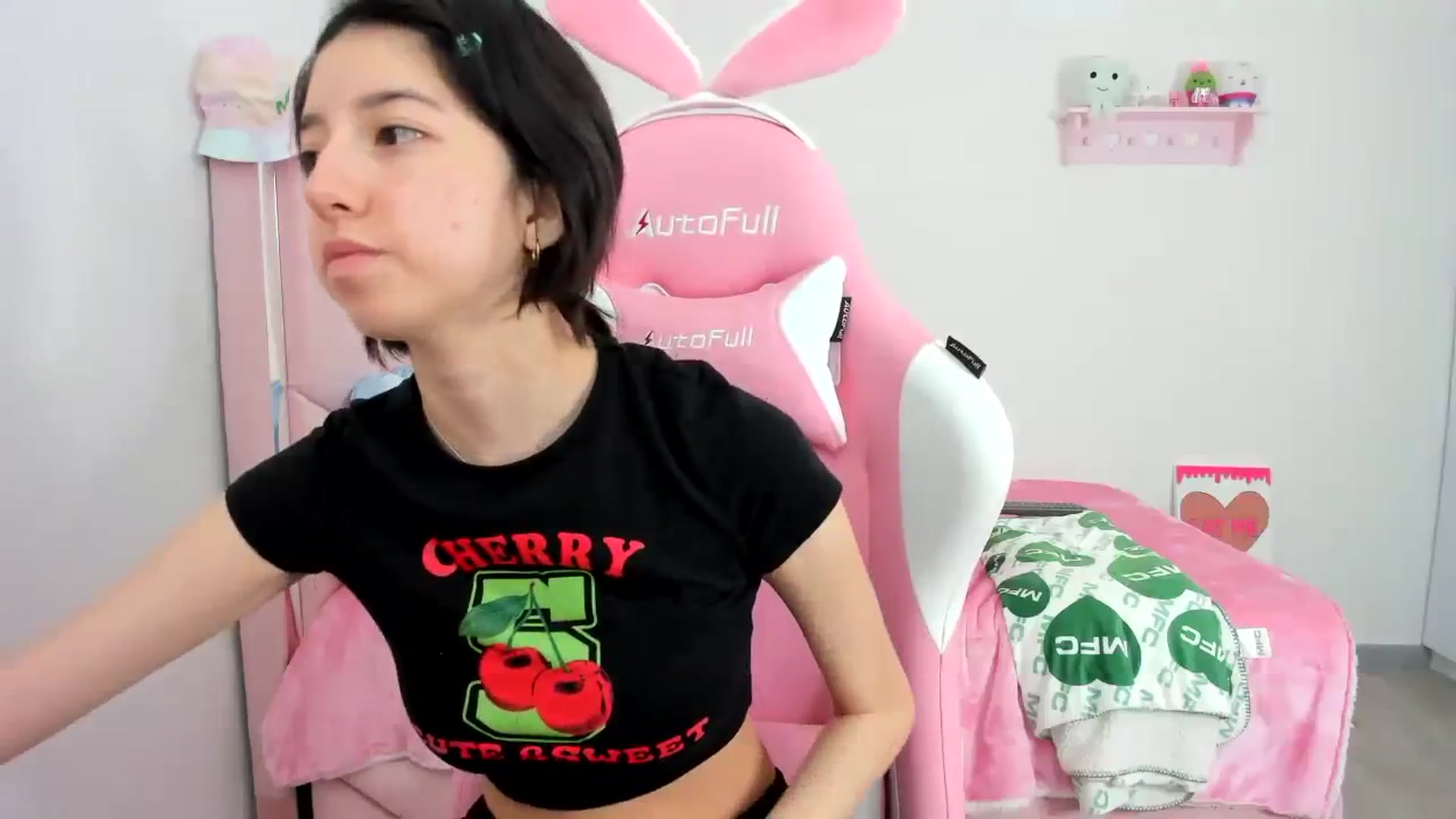 Gallery image thumbnail from Cherrycute666's myfreecams stream on, 12/05/2023, 20:34 image 9 of 20