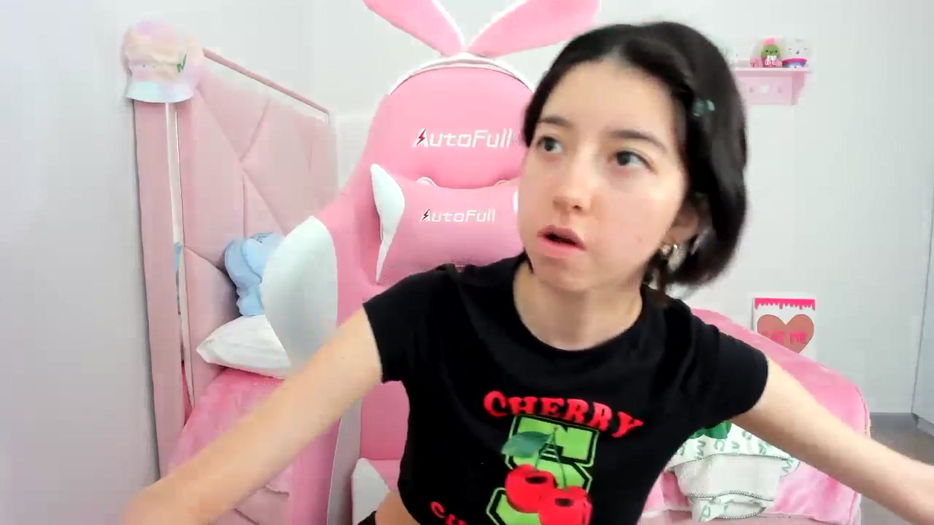 Gallery image thumbnail from Cherrycute666's myfreecams stream on, 12/05/2023, 20:34 image 11 of 20