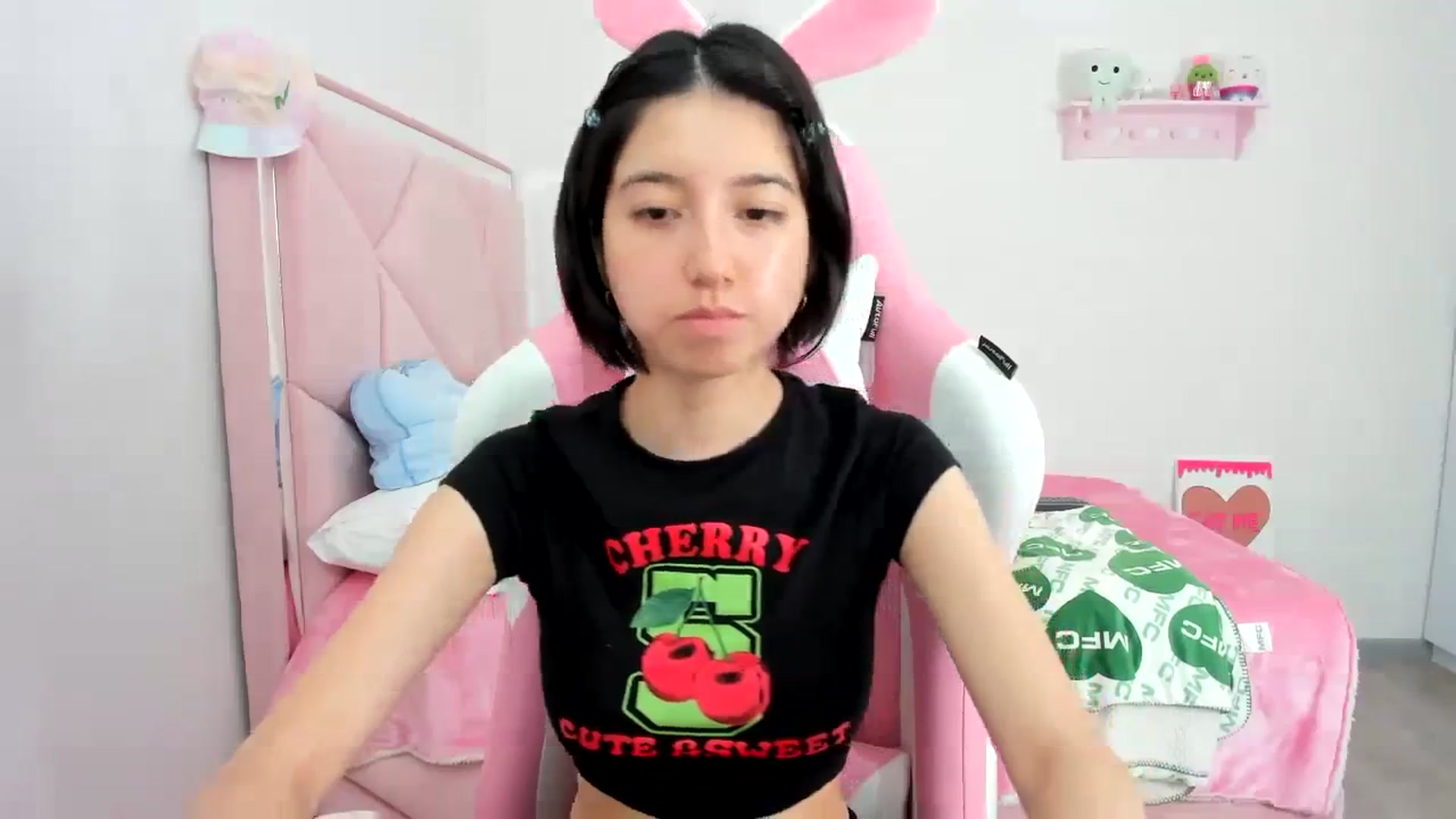 Gallery image thumbnail from Cherrycute666's myfreecams stream on, 12/05/2023, 20:34 image 12 of 20