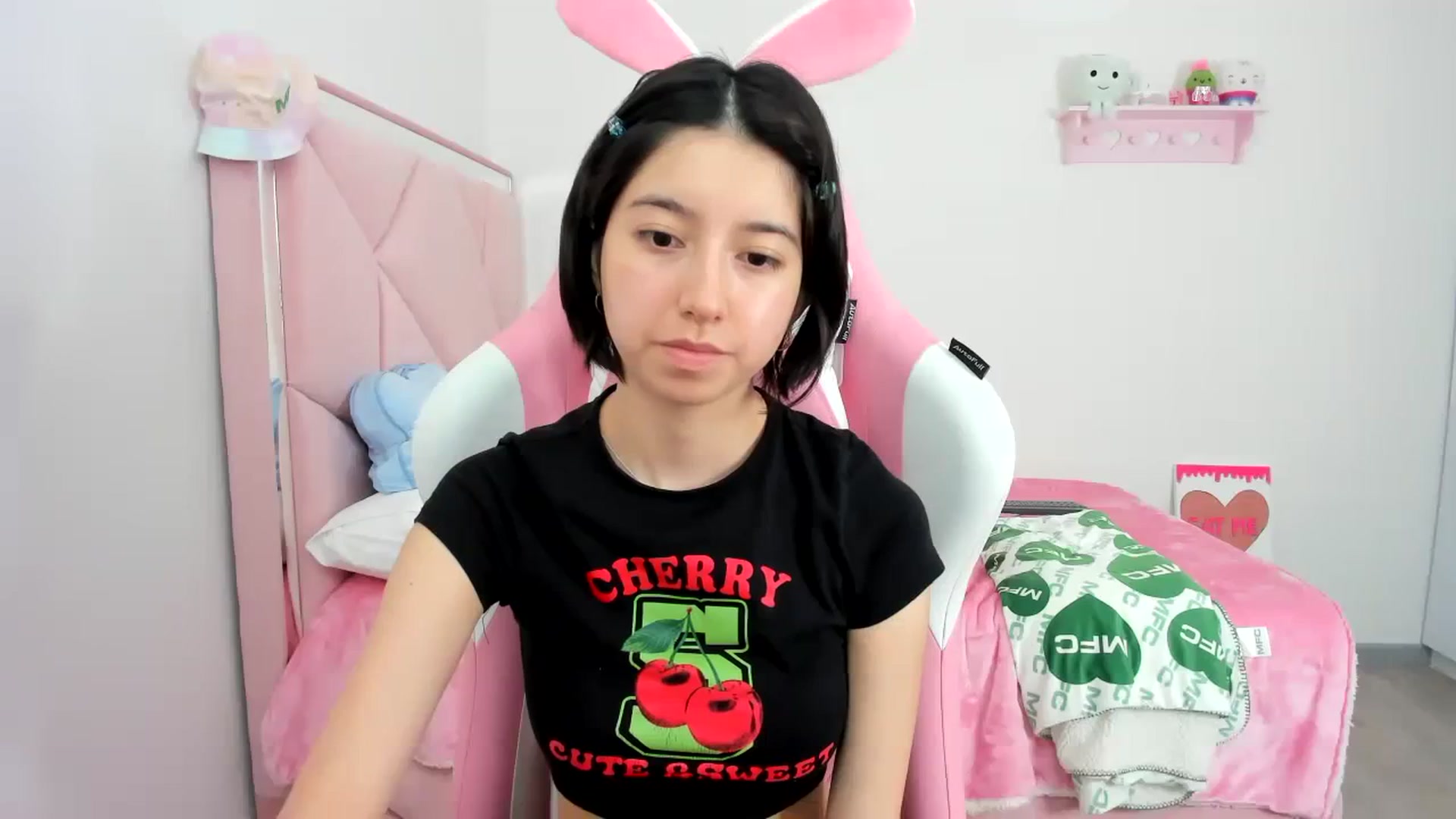 Gallery image thumbnail from Cherrycute666's myfreecams stream on, 12/05/2023, 20:34 image 13 of 20