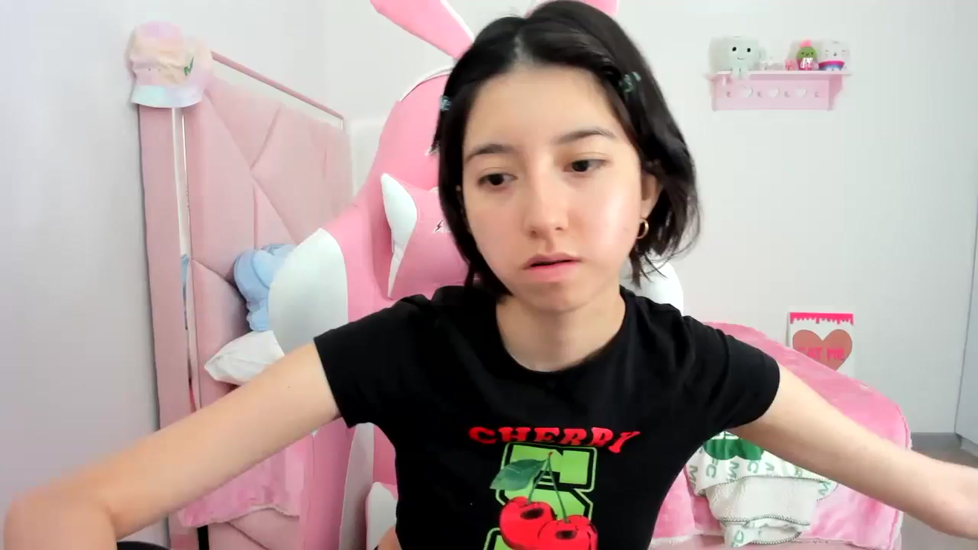 Gallery image thumbnail from Cherrycute666's myfreecams stream on, 12/05/2023, 20:34 image 8 of 20