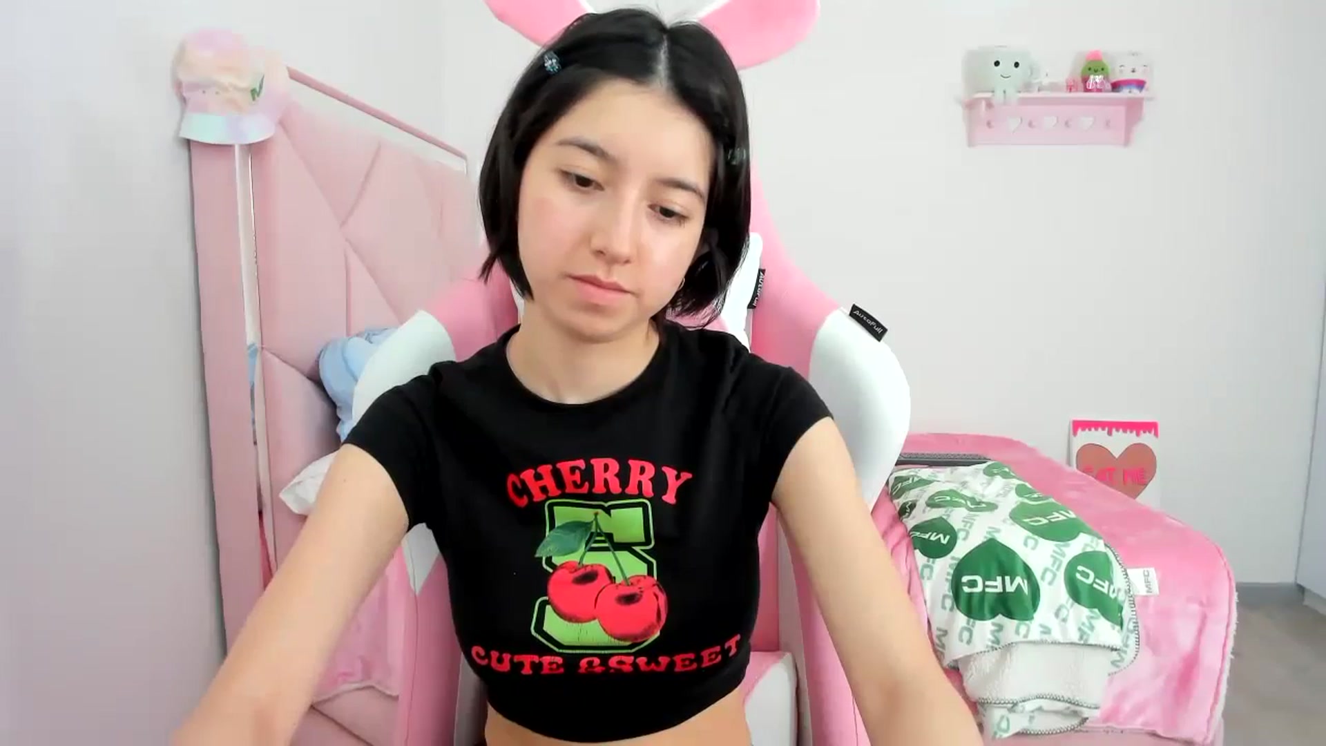 Gallery image thumbnail from Cherrycute666's myfreecams stream on, 12/05/2023, 20:34 image 10 of 20
