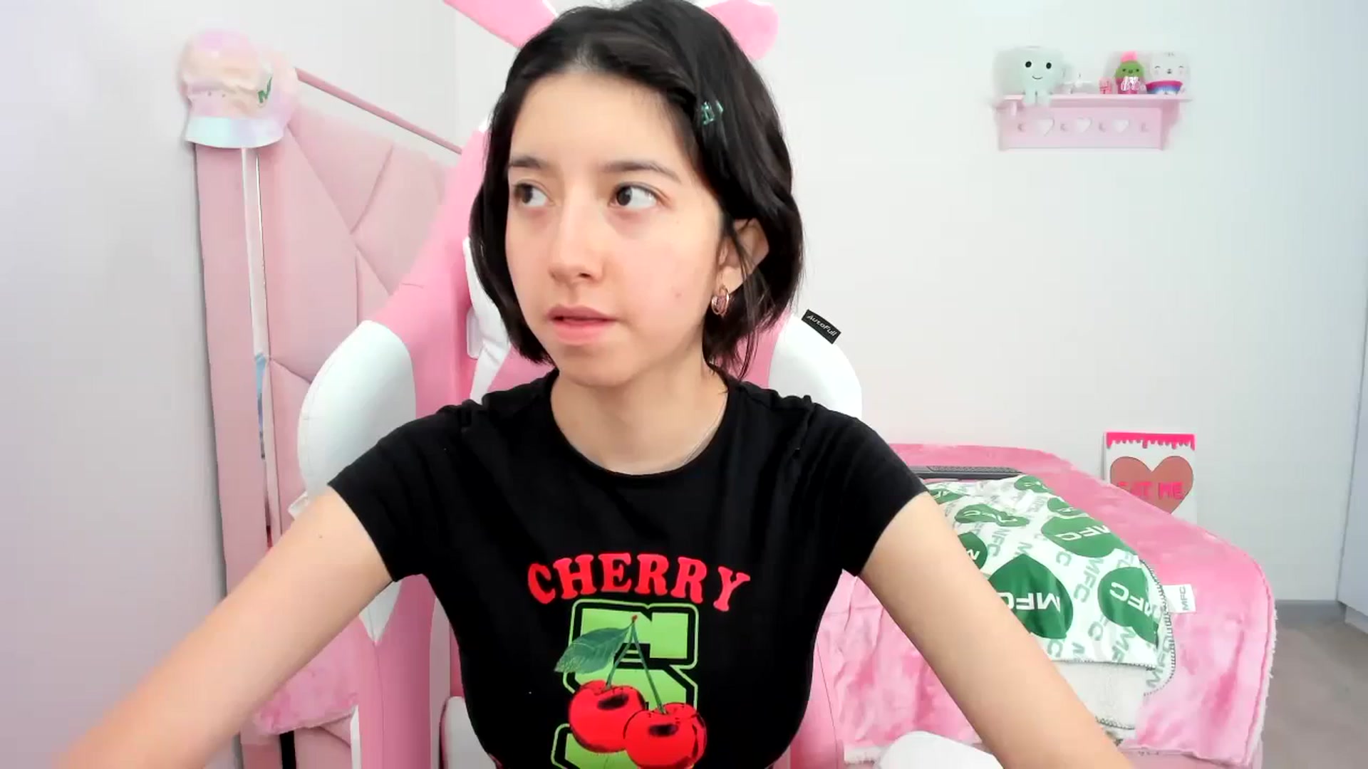 Gallery image thumbnail from Cherrycute666's myfreecams stream on, 12/05/2023, 20:34 image 15 of 20