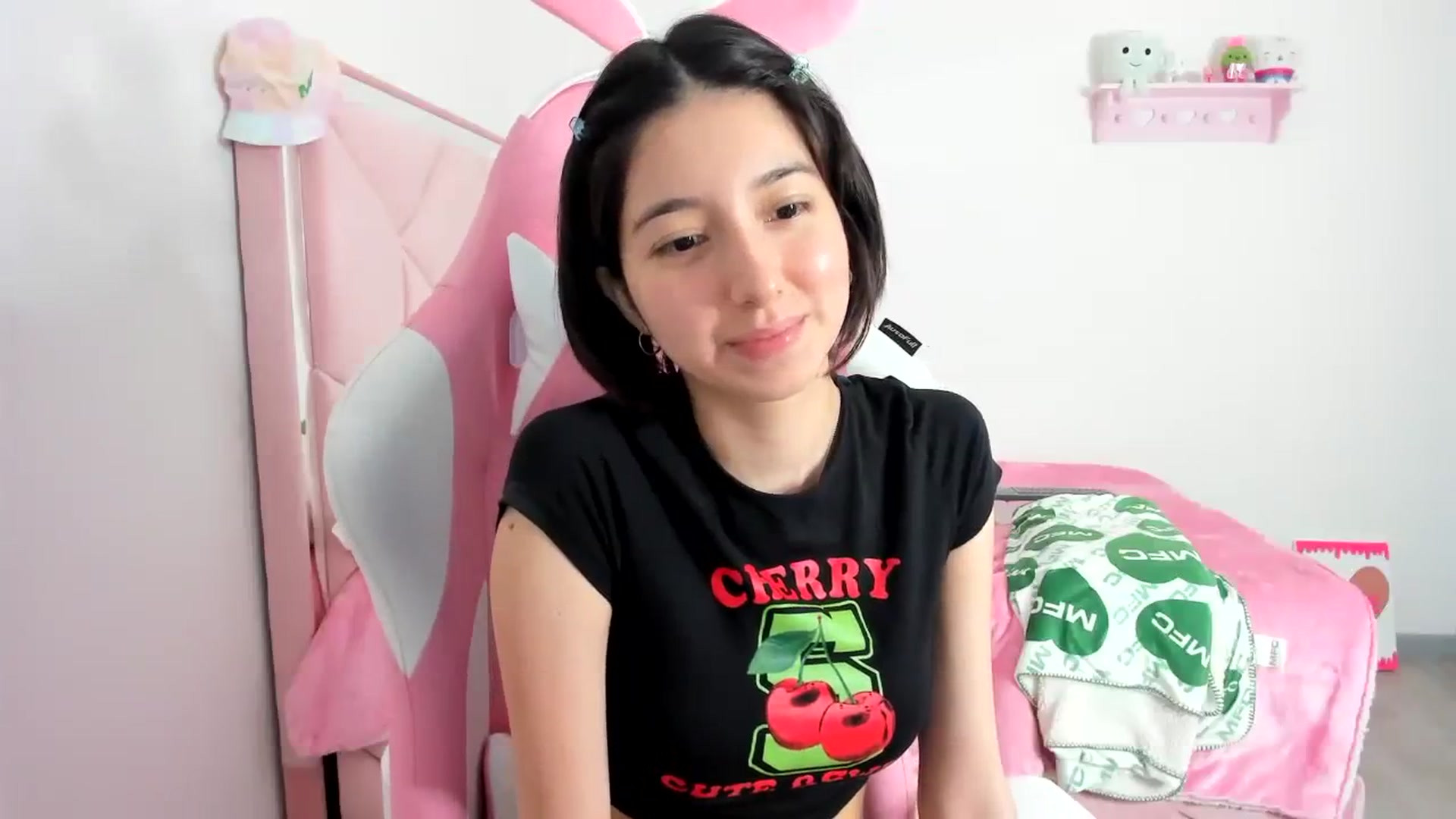 Gallery image thumbnail from Cherrycute666's myfreecams stream on, 12/06/2023, 01:45 image 11 of 20