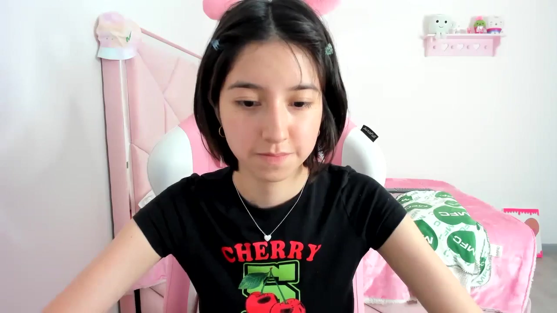 Gallery image thumbnail from Cherrycute666's myfreecams stream on, 12/06/2023, 05:34 image 10 of 20
