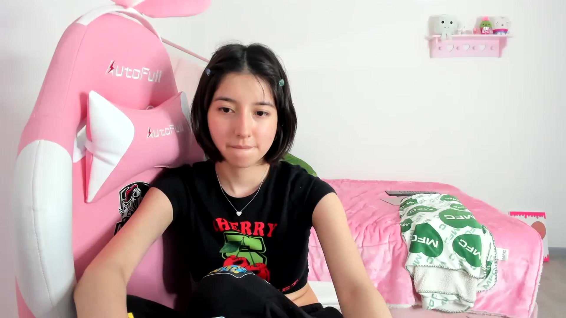 Gallery image thumbnail from Cherrycute666's myfreecams stream on, 12/06/2023, 05:34 image 5 of 20