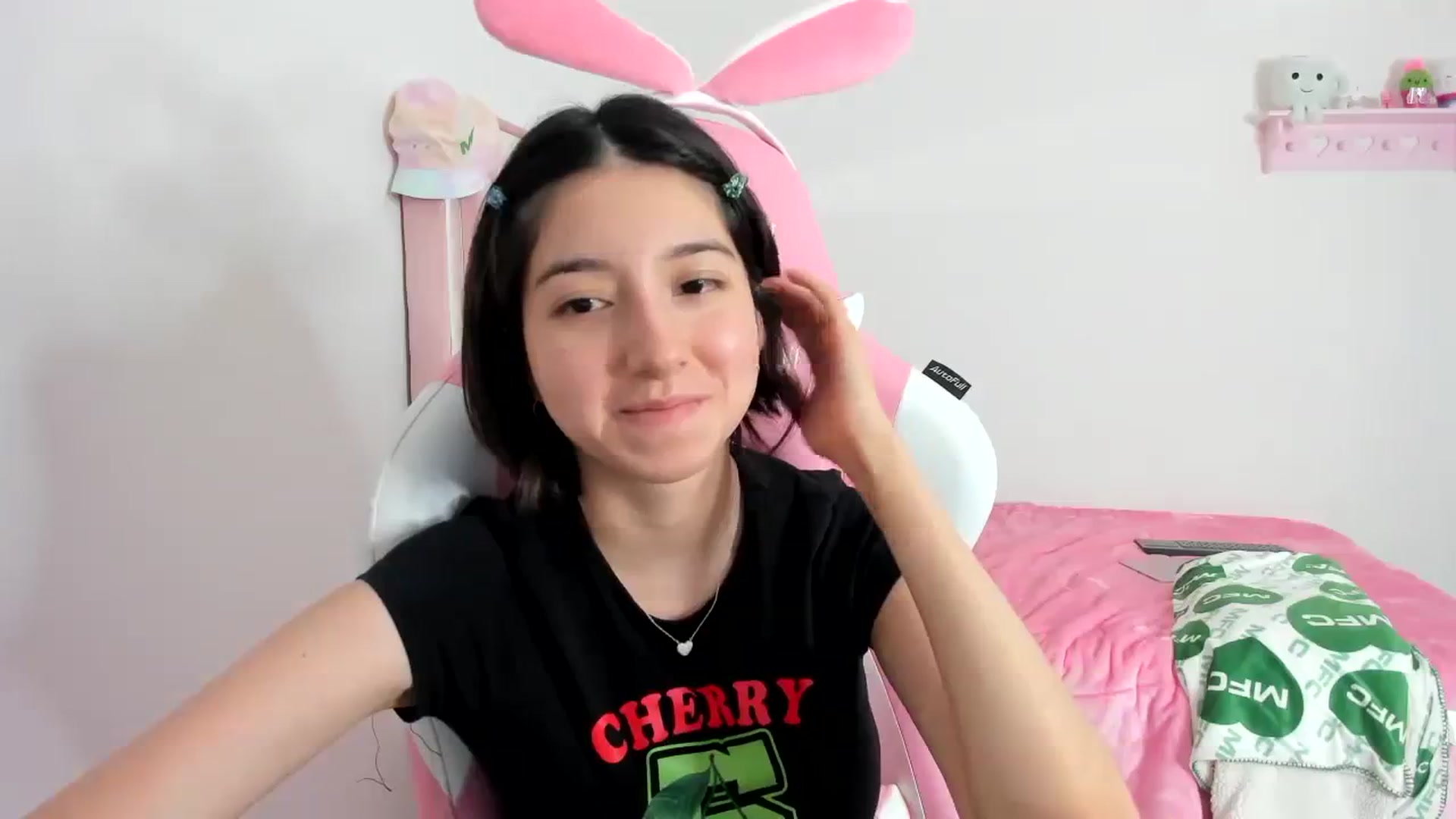 Gallery image thumbnail from Cherrycute666's myfreecams stream on, 12/06/2023, 06:39 image 14 of 20