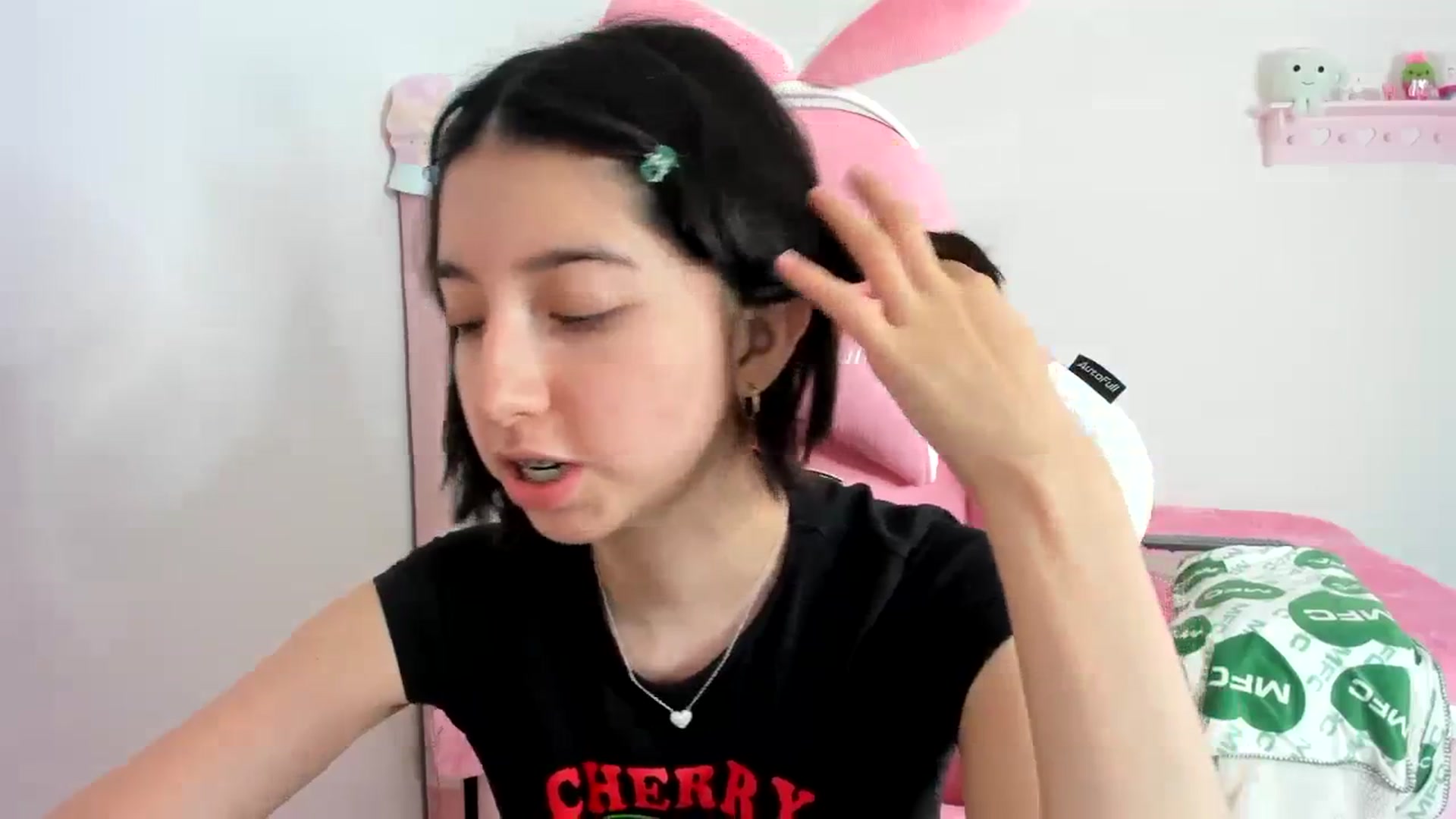Gallery image thumbnail from Cherrycute666's myfreecams stream on, 12/06/2023, 06:39 image 17 of 20