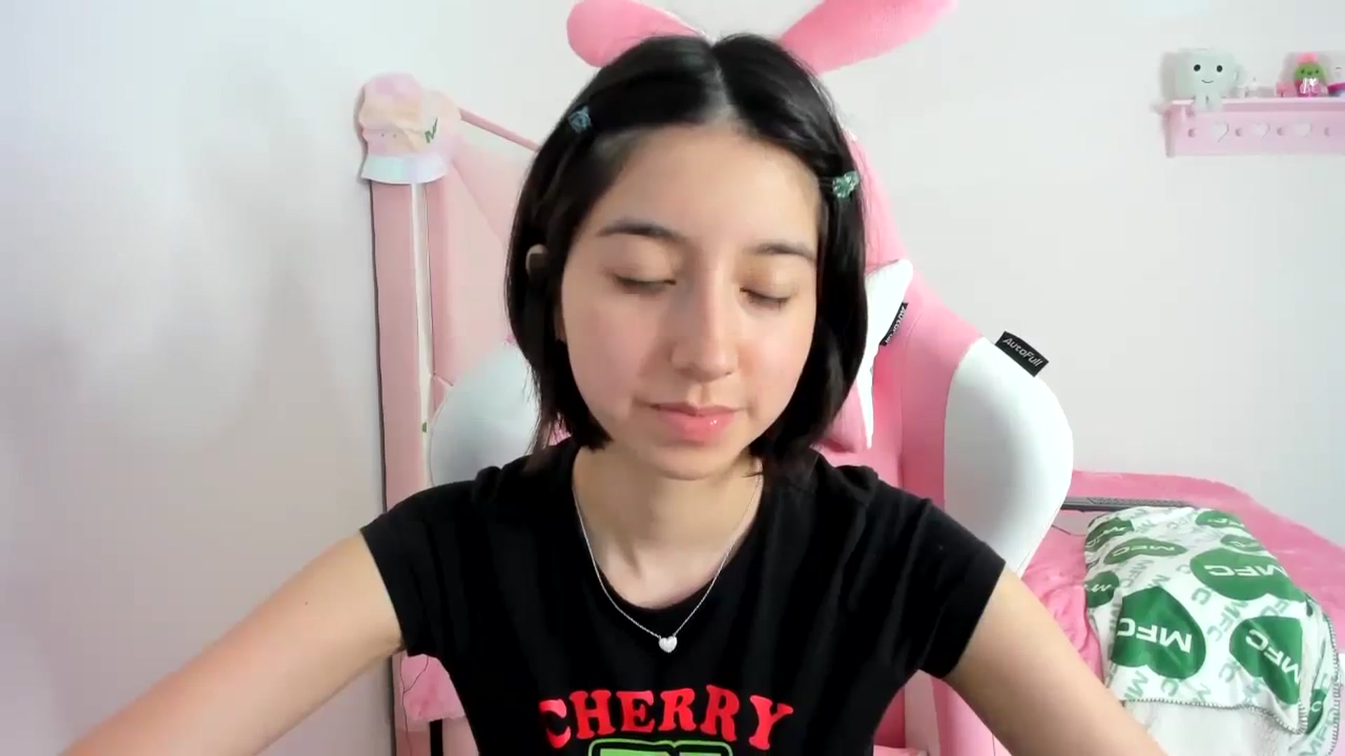 Gallery image thumbnail from Cherrycute666's myfreecams stream on, 12/06/2023, 06:39 image 18 of 20