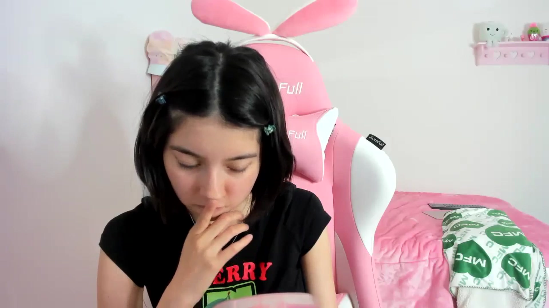 Gallery image thumbnail from Cherrycute666's myfreecams stream on, 12/06/2023, 06:39 image 20 of 20