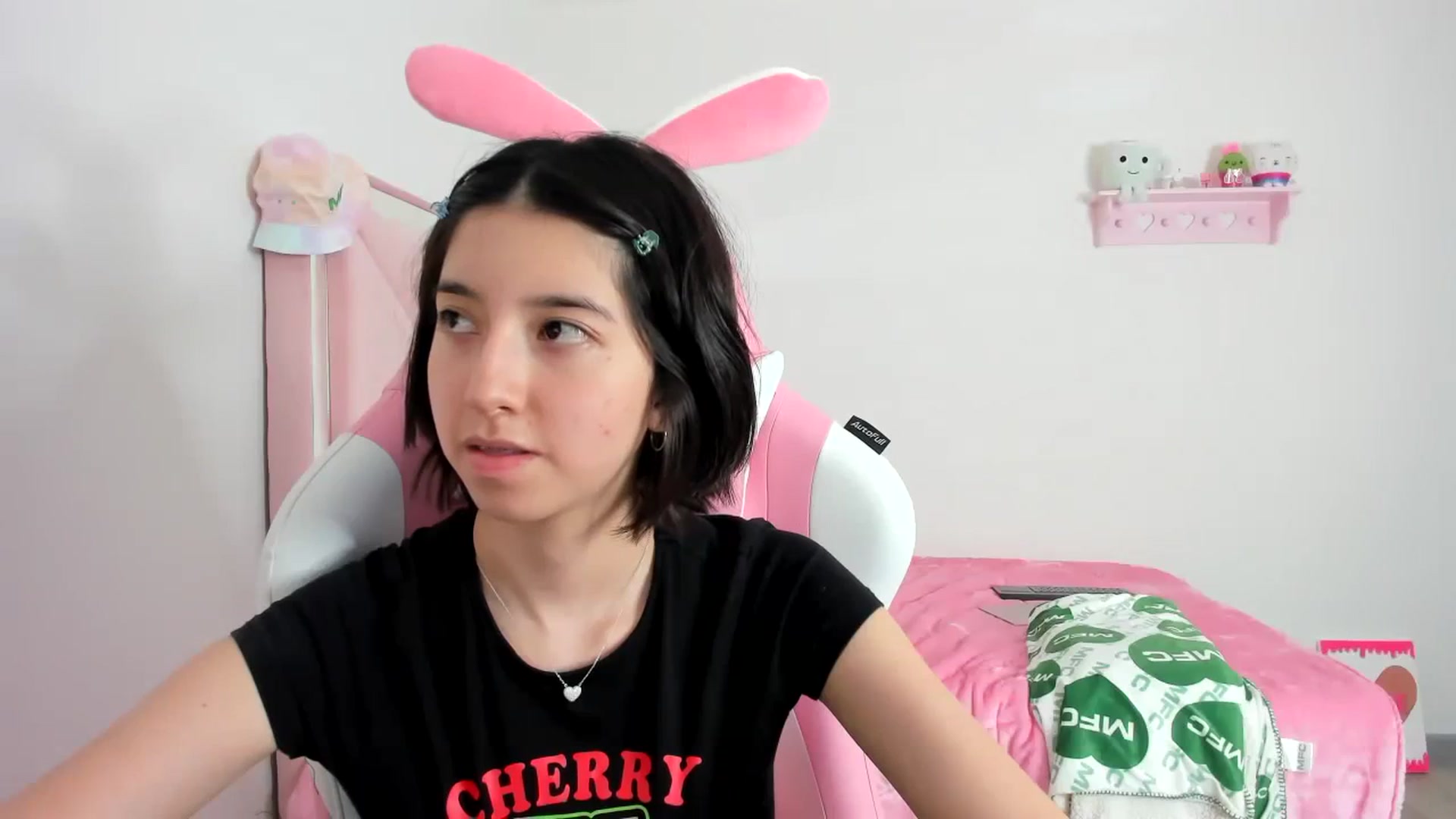 Gallery image thumbnail from Cherrycute666's myfreecams stream on, 12/06/2023, 06:39 image 12 of 20