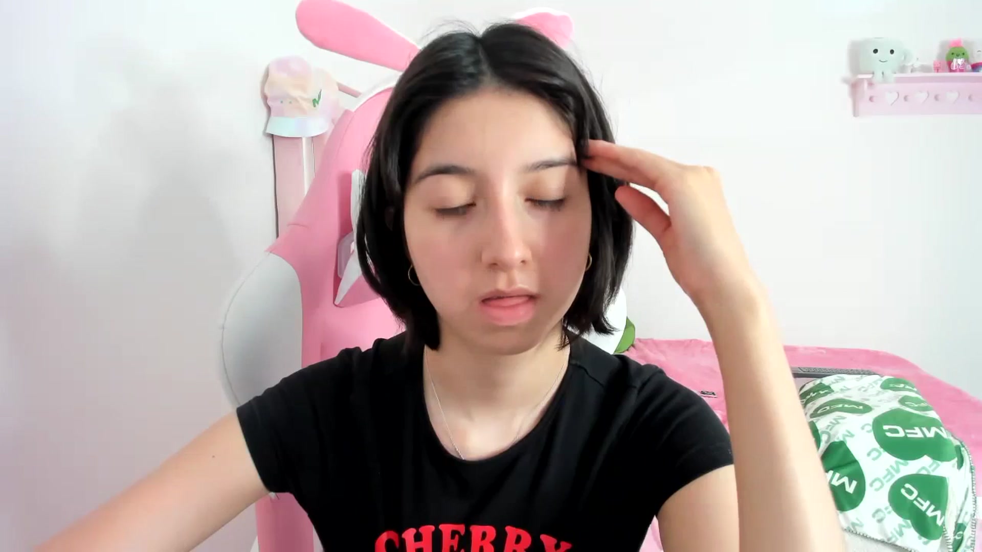 Gallery image thumbnail from Cherrycute666's myfreecams stream on, 12/06/2023, 08:39 image 3 of 20