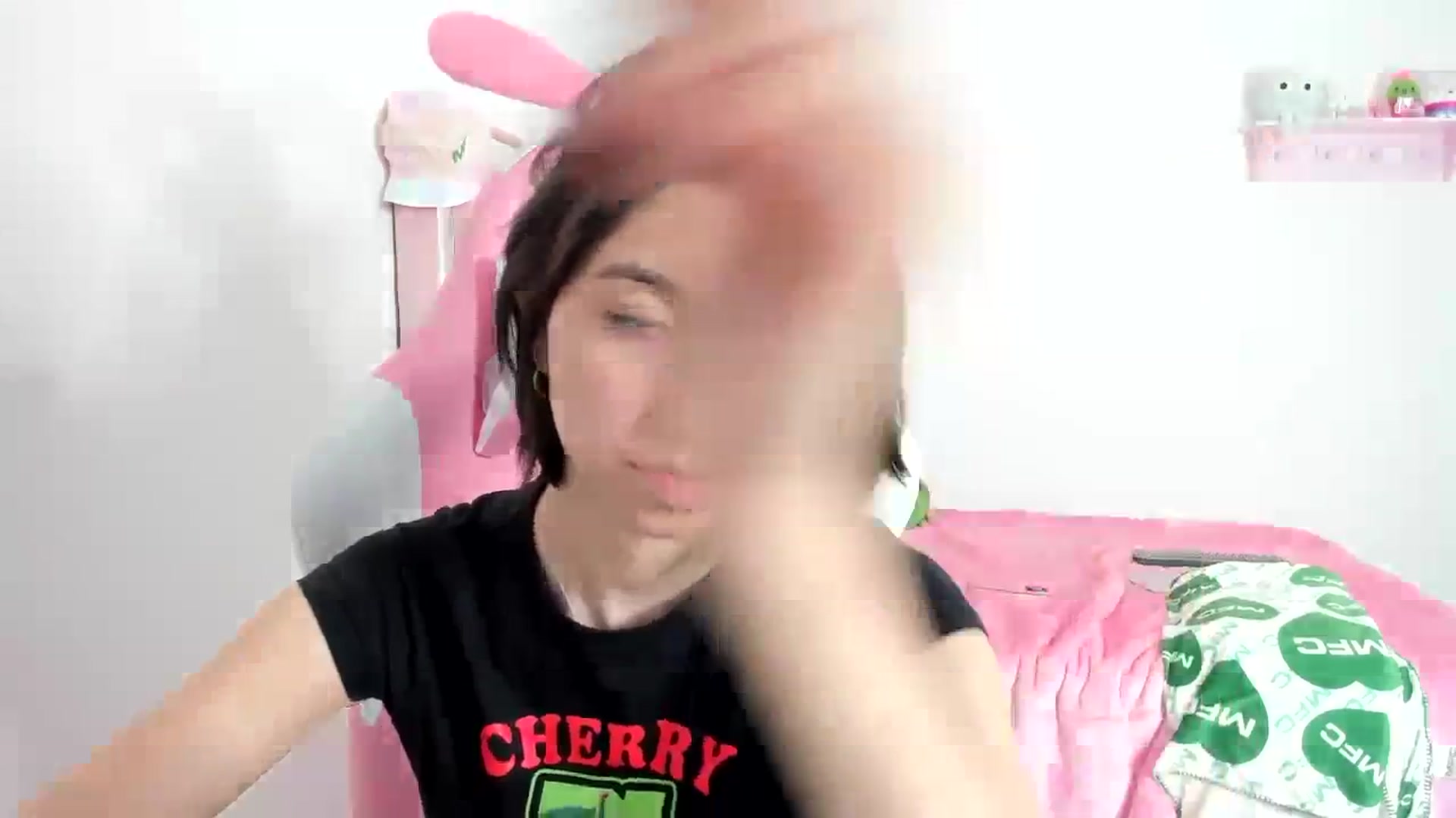 Gallery image thumbnail from Cherrycute666's myfreecams stream on, 12/06/2023, 08:39 image 20 of 20