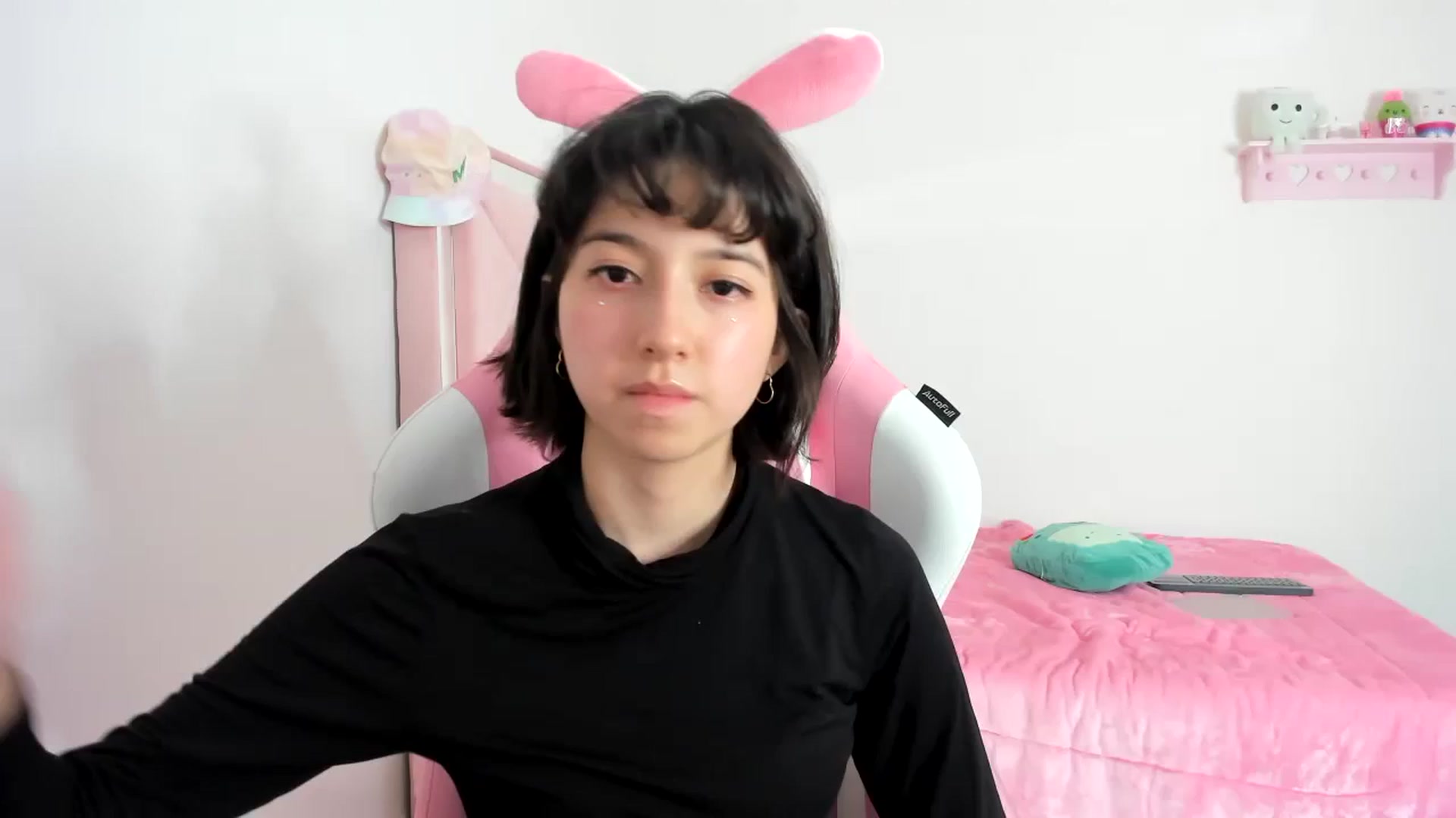 Gallery image thumbnail from Cherrycute666's myfreecams stream on, 12/07/2023, 05:55 image 1 of 20