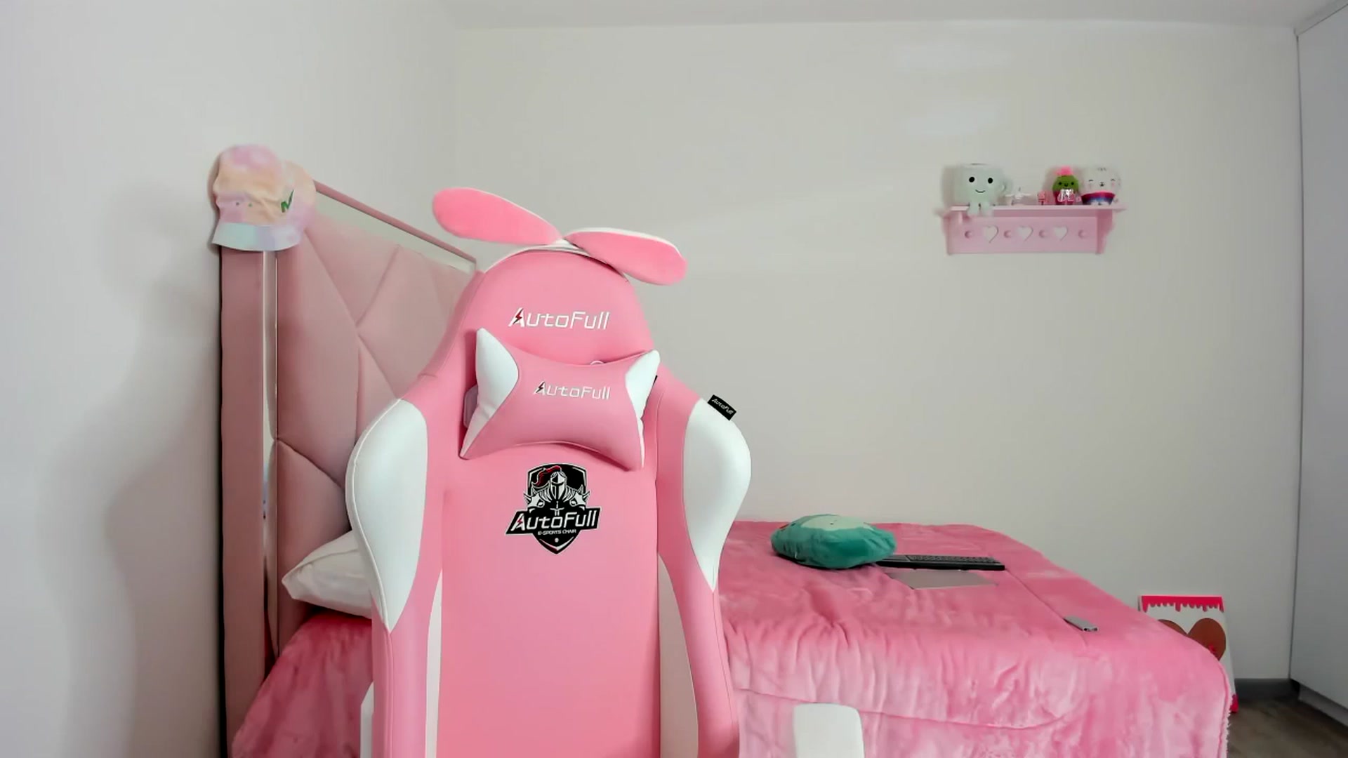 Gallery image thumbnail from Cherrycute666's myfreecams stream on, 12/07/2023, 05:55 image 20 of 20