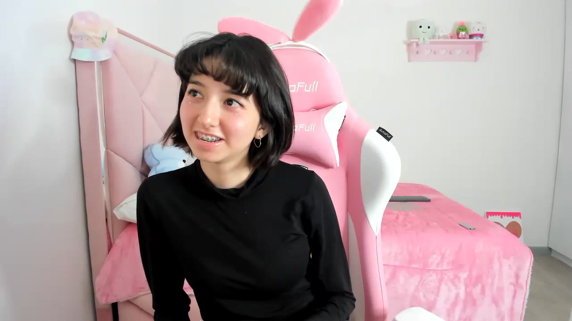 Gallery image thumbnail from Cherrycute666's myfreecams stream on, 12/07/2023, 05:55 image 14 of 20