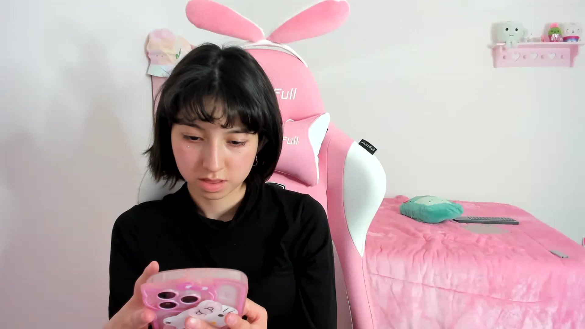 Gallery image thumbnail from Cherrycute666's myfreecams stream on, 12/07/2023, 05:55 image 4 of 20