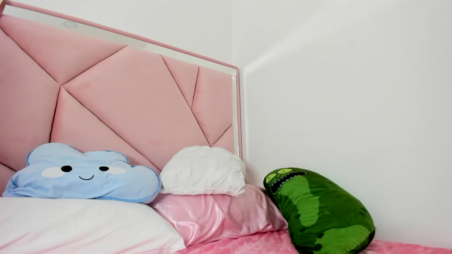 Gallery image thumbnail from Cherrycute666's myfreecams stream on, 12/07/2023, 08:56 image 17 of 20