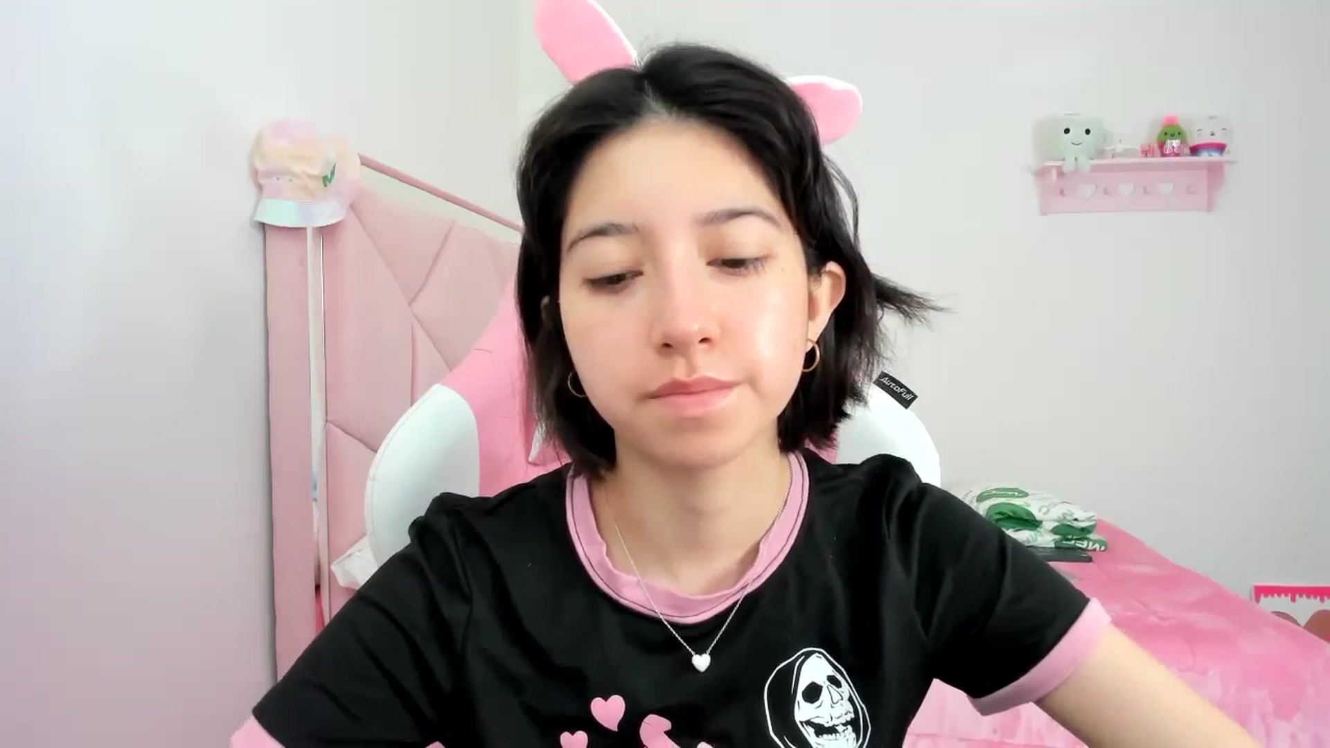 Gallery image thumbnail from Cherrycute666's myfreecams stream on, 12/07/2023, 19:44 image 10 of 20