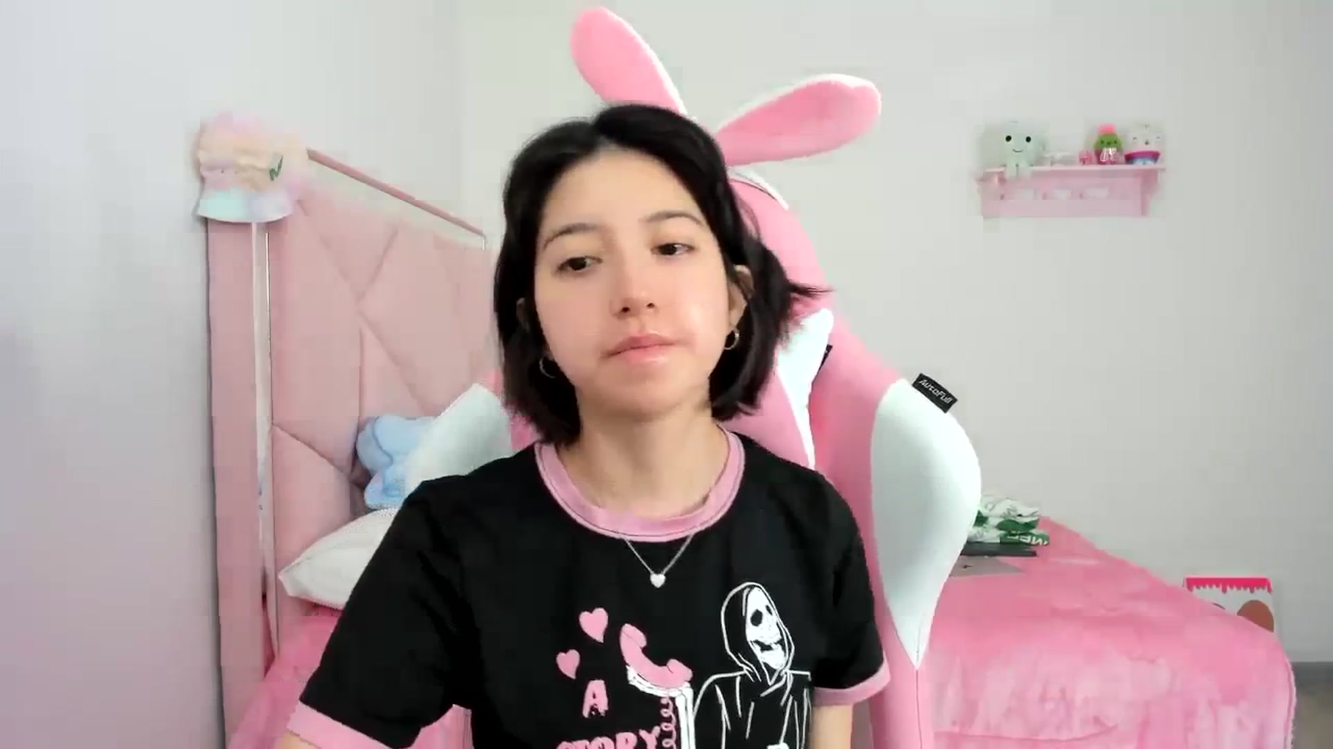 Gallery image thumbnail from Cherrycute666's myfreecams stream on, 12/07/2023, 19:44 image 18 of 20