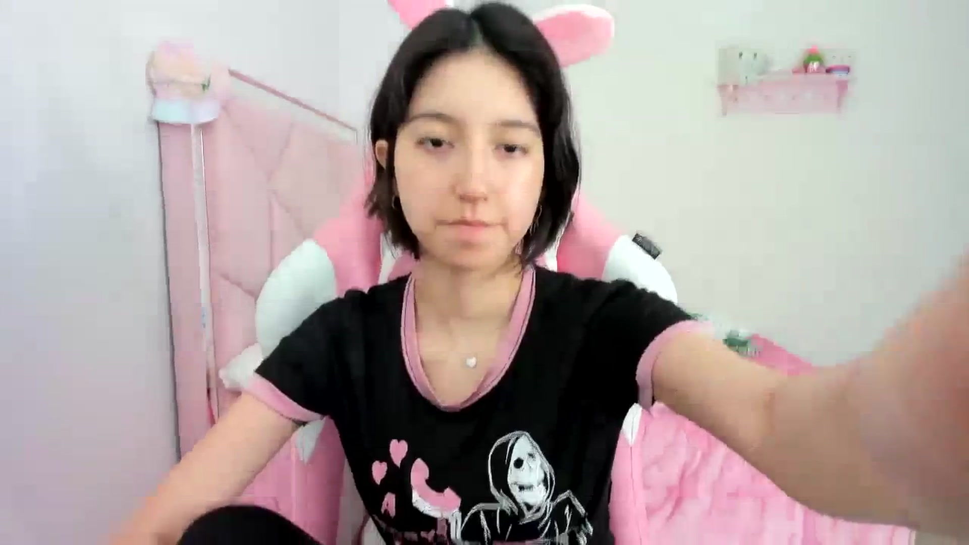 Gallery image thumbnail from Cherrycute666's myfreecams stream on, 12/07/2023, 21:28 image 20 of 20
