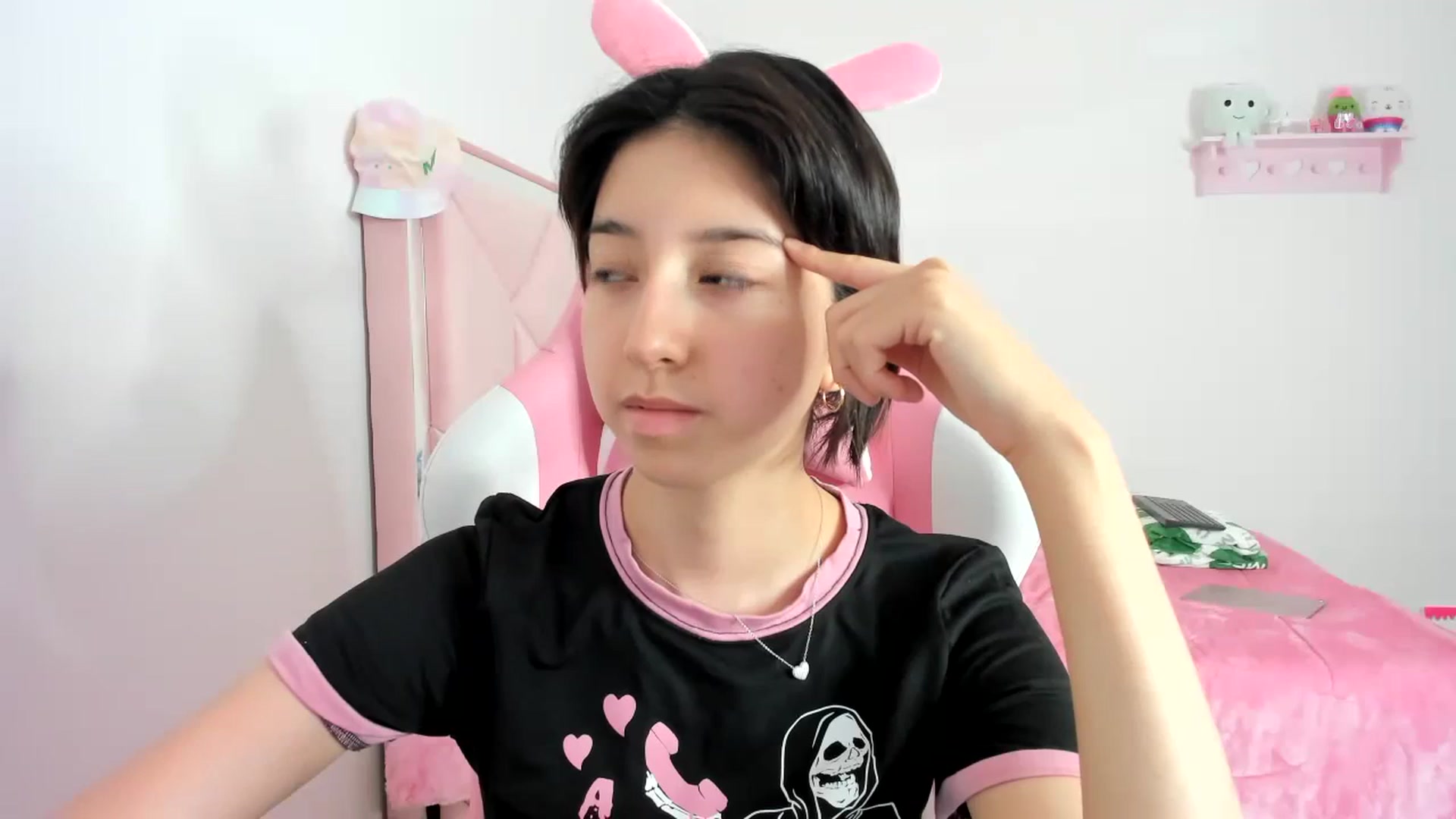 Gallery image thumbnail from Cherrycute666's myfreecams stream on, 12/08/2023, 24:52 image 16 of 20