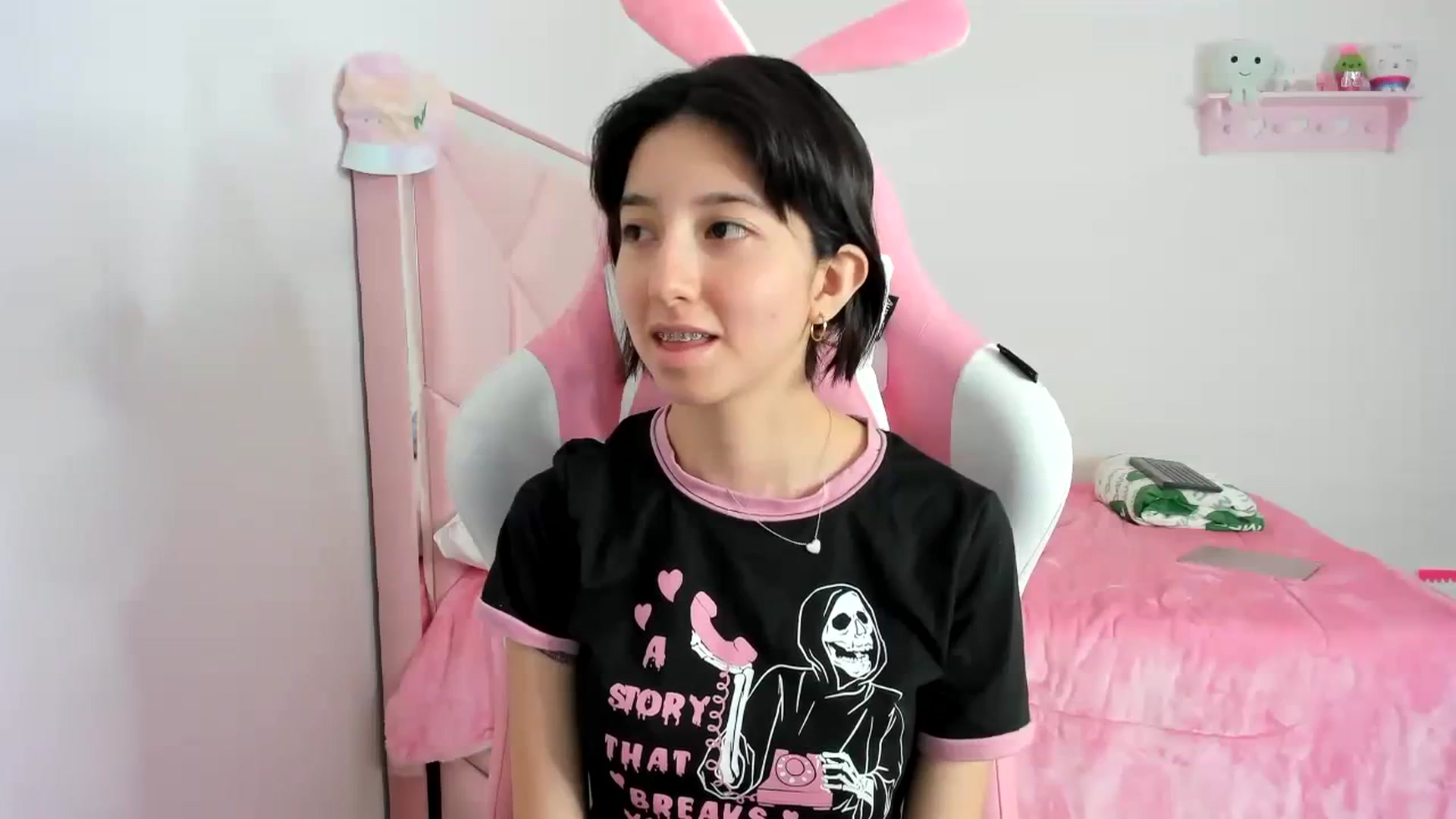 Gallery image thumbnail from Cherrycute666's myfreecams stream on, 12/08/2023, 24:52 image 19 of 20
