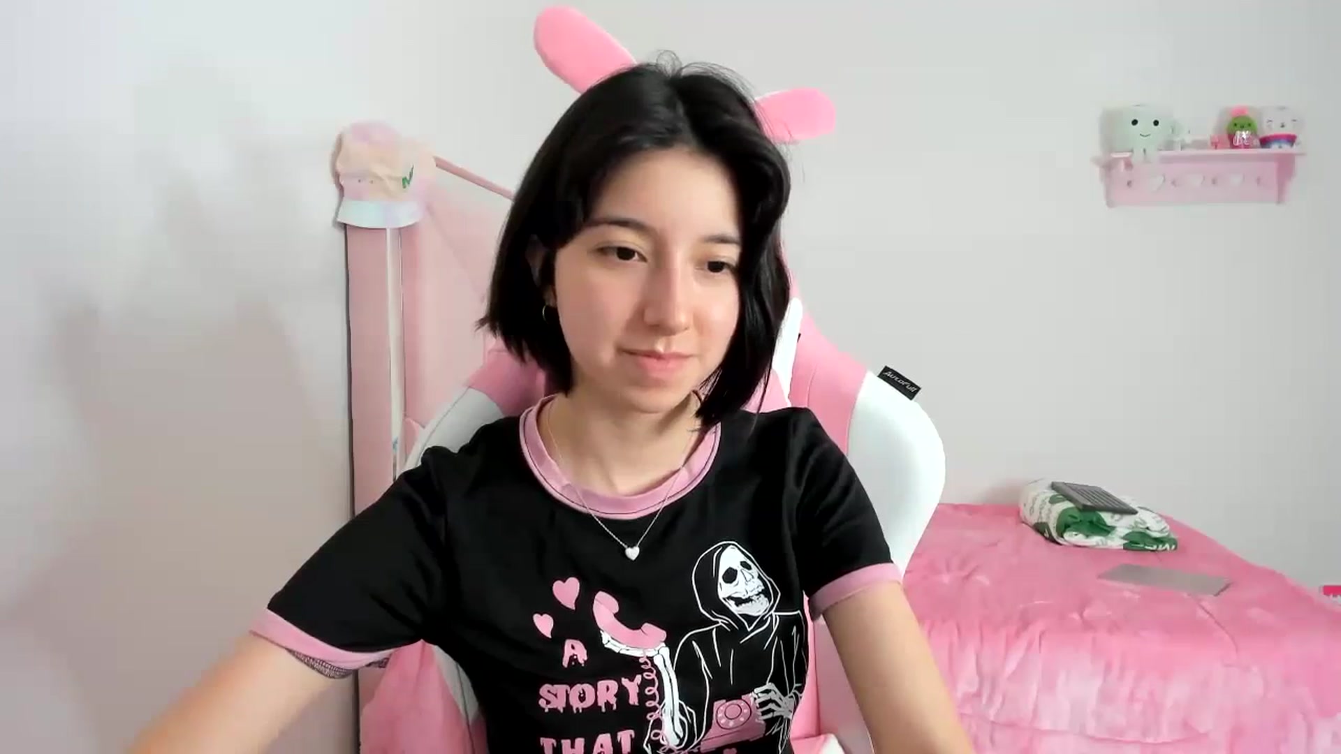 Gallery image thumbnail from Cherrycute666's myfreecams stream on, 12/08/2023, 03:20 image 16 of 20