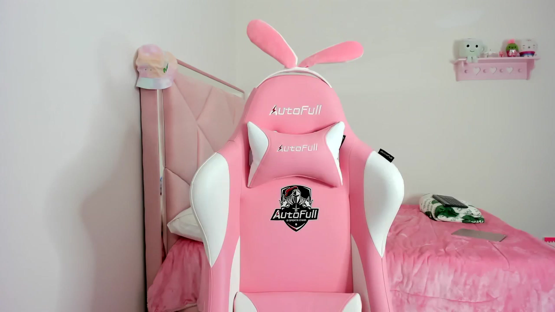 Gallery image thumbnail from Cherrycute666's myfreecams stream on, 12/08/2023, 03:20 image 20 of 20