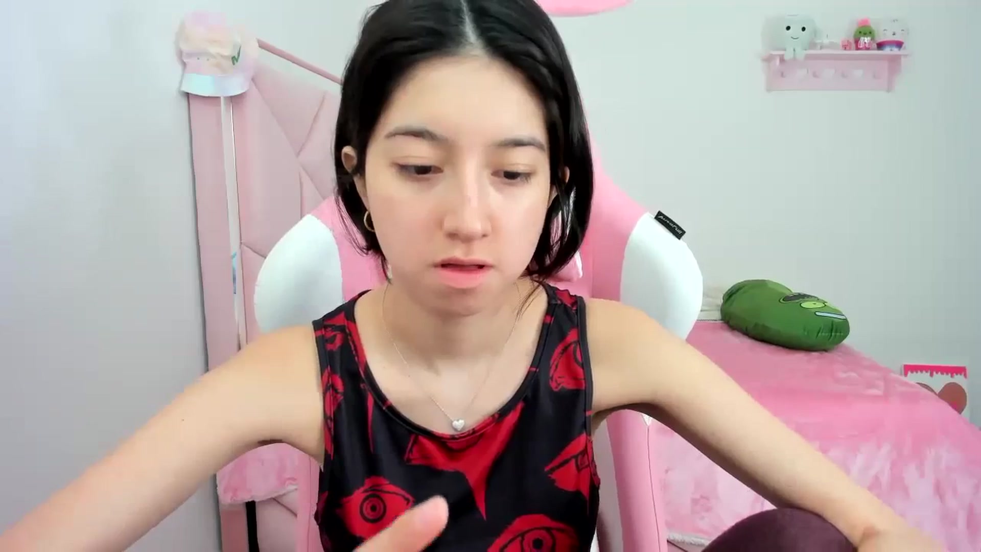 Gallery image thumbnail from Cherrycute666's myfreecams stream on, 12/08/2023, 21:49 image 4 of 20
