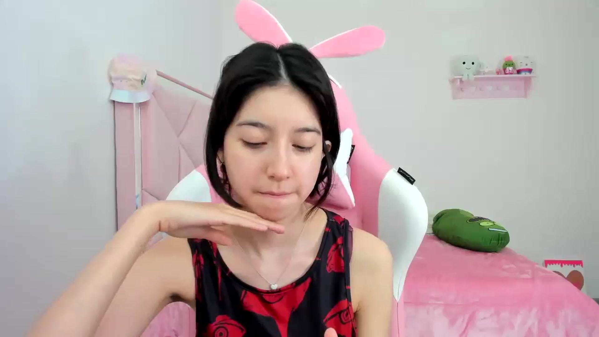 Gallery image thumbnail from Cherrycute666's myfreecams stream on, 12/08/2023, 21:49 image 12 of 20