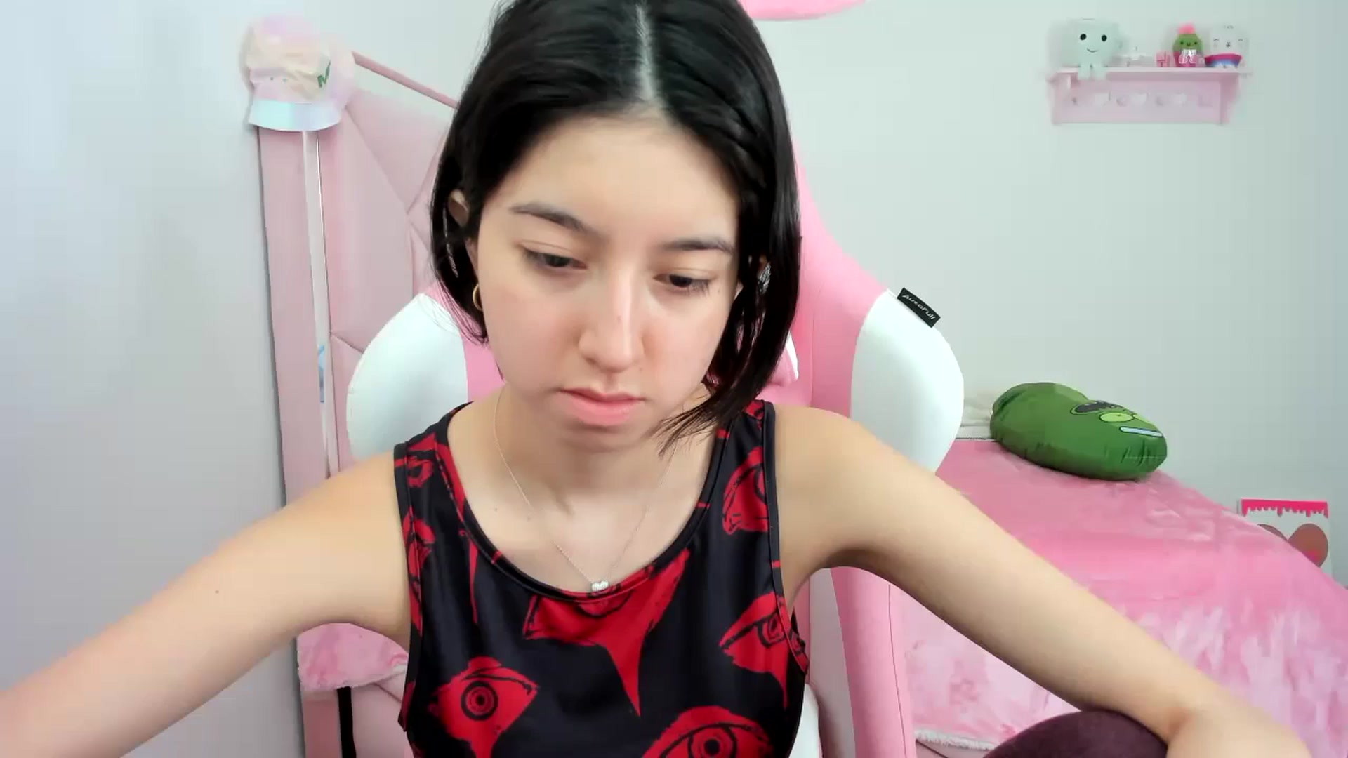 Gallery image thumbnail from Cherrycute666's myfreecams stream on, 12/08/2023, 21:49 image 6 of 20