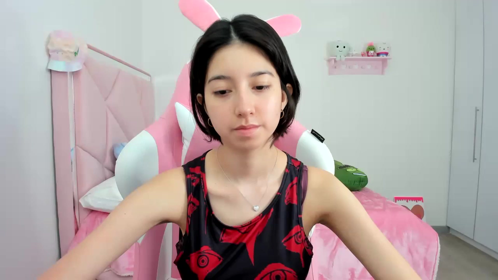 Gallery image thumbnail from Cherrycute666's myfreecams stream on, 12/08/2023, 23:04 image 3 of 20