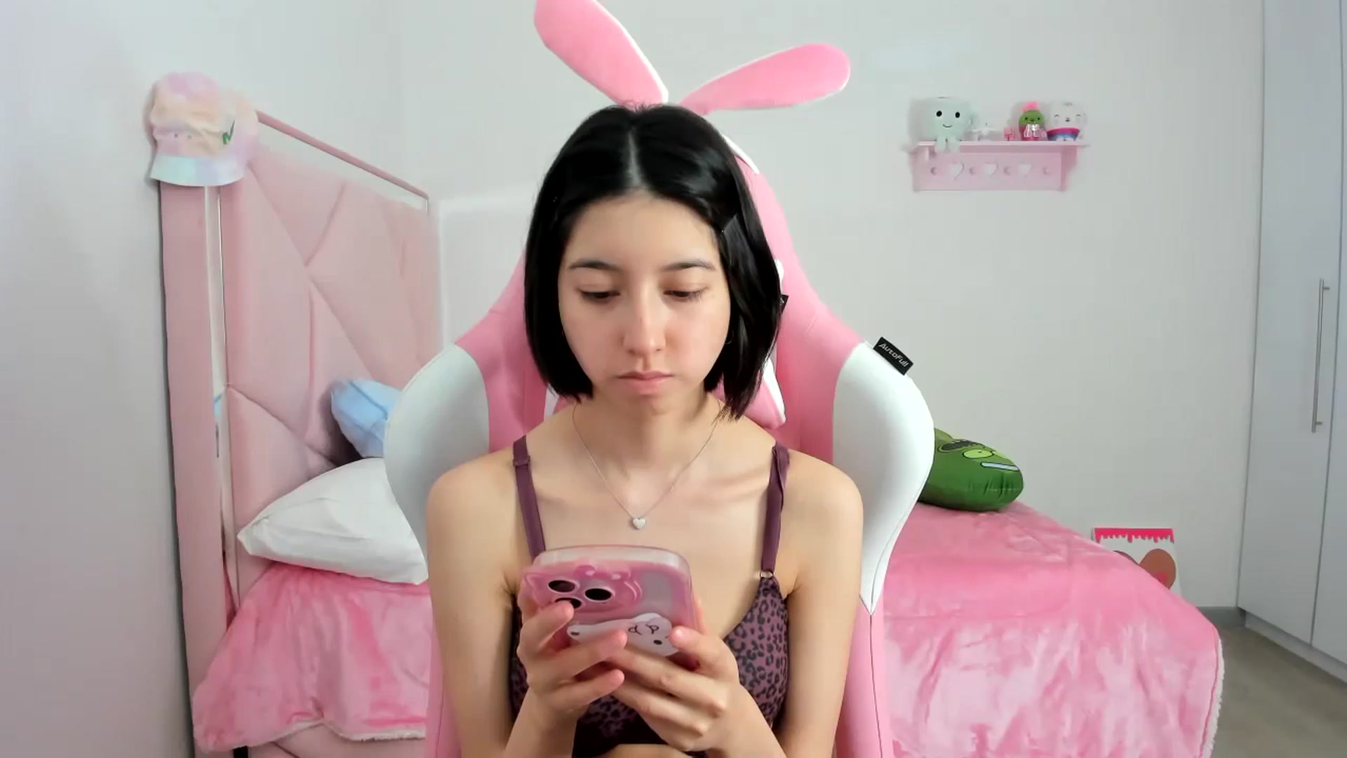 Gallery image thumbnail from Cherrycute666's myfreecams stream on, 12/08/2023, 23:04 image 19 of 20