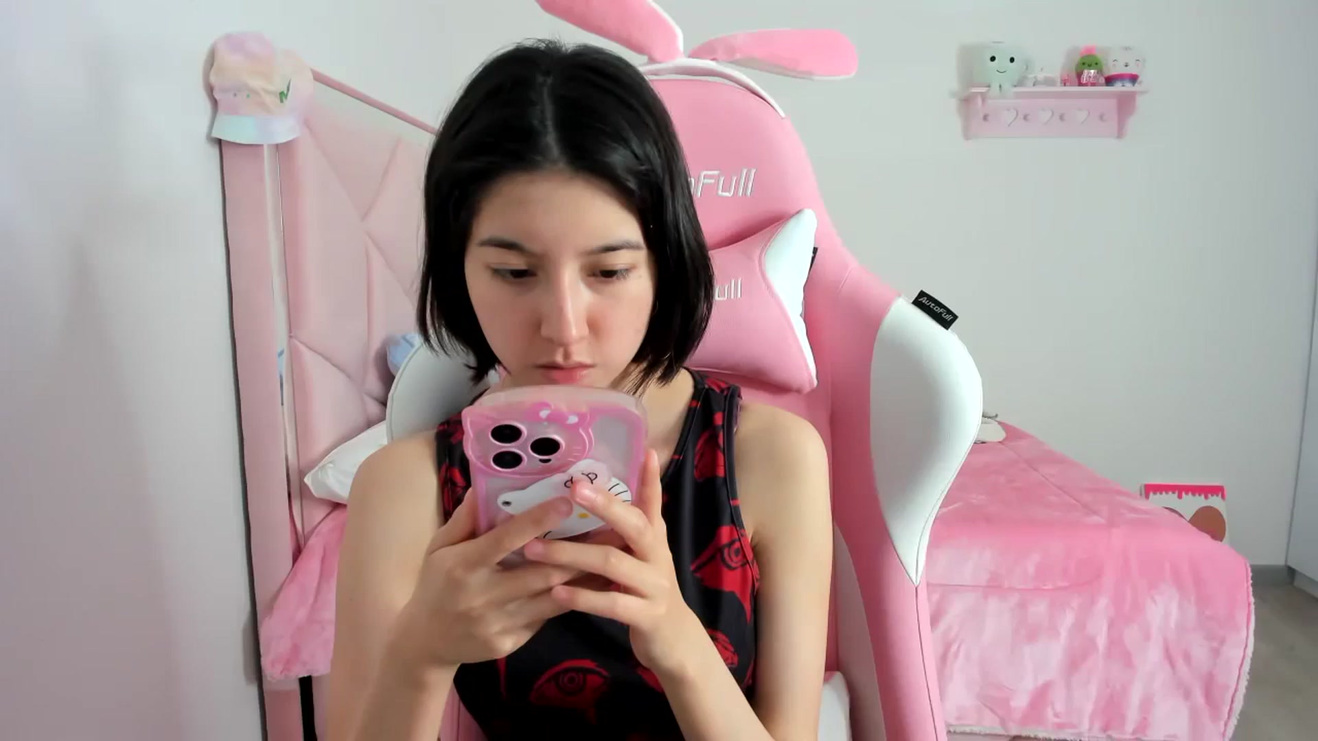 Gallery image thumbnail from Cherrycute666's myfreecams stream on, 12/09/2023, 01:33 image 1 of 20