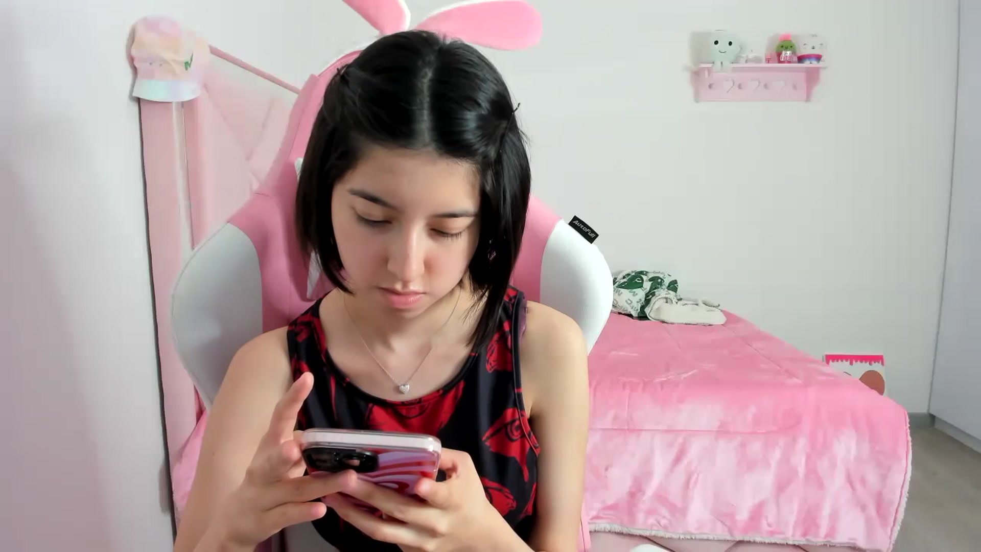 Gallery image thumbnail from Cherrycute666's myfreecams stream on, 12/09/2023, 01:33 image 15 of 20