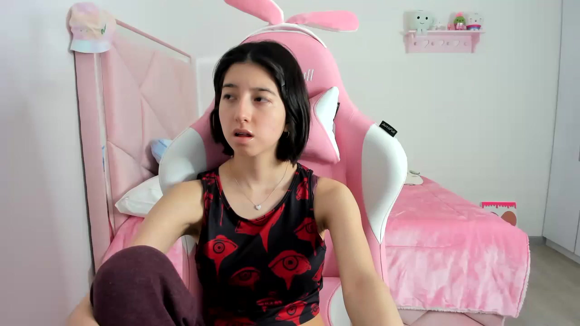 Gallery image thumbnail from Cherrycute666's myfreecams stream on, 12/09/2023, 01:33 image 7 of 20