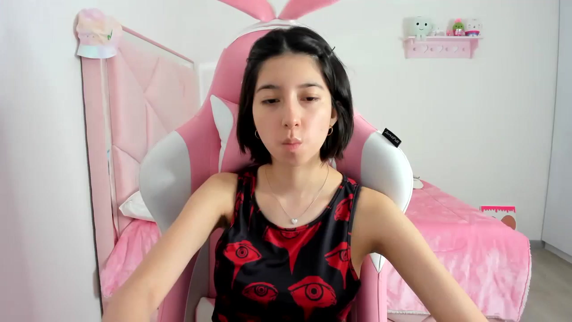 Gallery image thumbnail from Cherrycute666's myfreecams stream on, 12/09/2023, 03:22 image 1 of 20