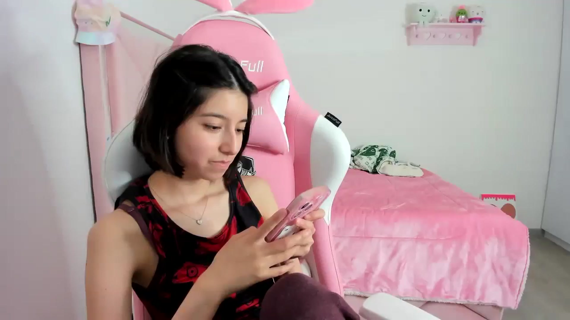 Gallery image thumbnail from Cherrycute666's myfreecams stream on, 12/09/2023, 03:22 image 8 of 20