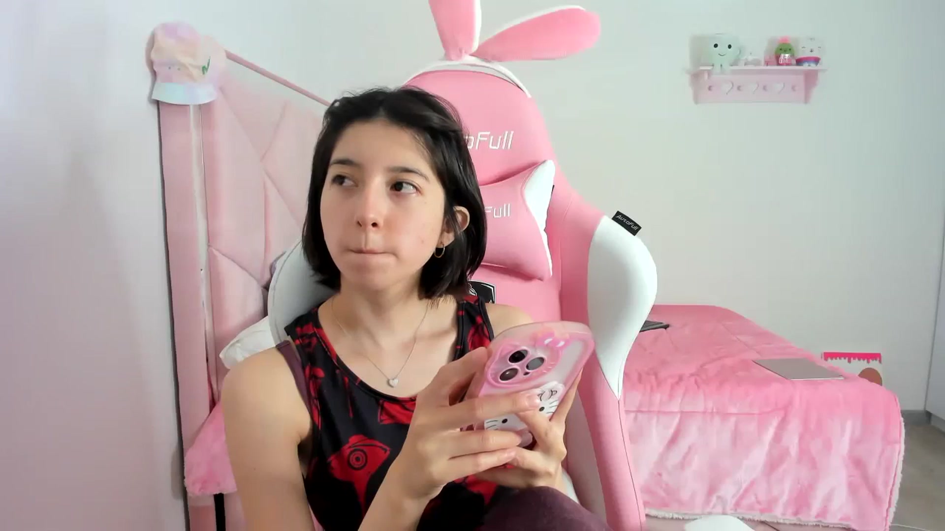 Gallery image thumbnail from Cherrycute666's myfreecams stream on, 12/09/2023, 12:40 image 8 of 20