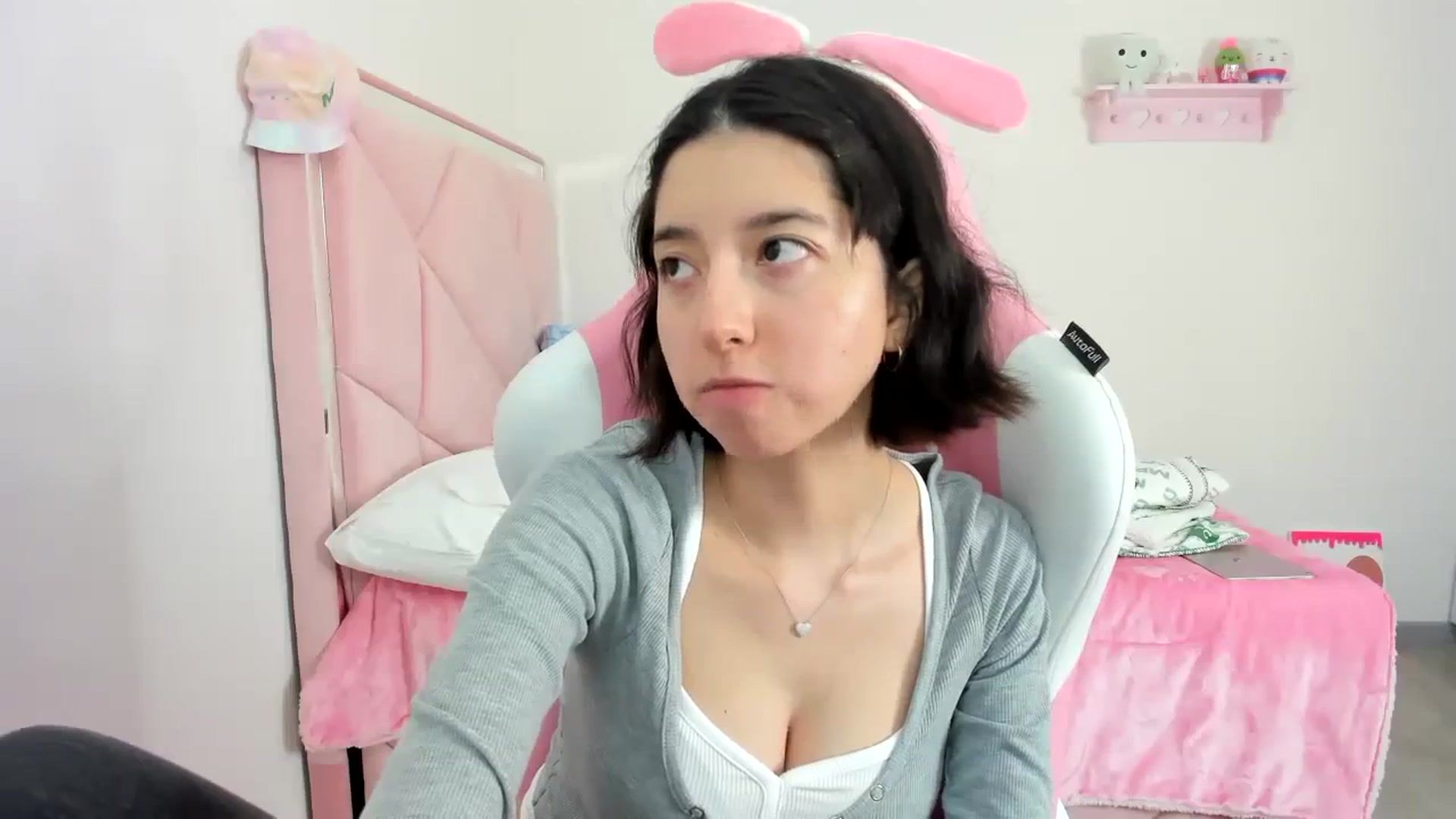 Gallery image thumbnail from Cherrycute666's myfreecams stream on, 12/09/2023, 16:29 image 15 of 20
