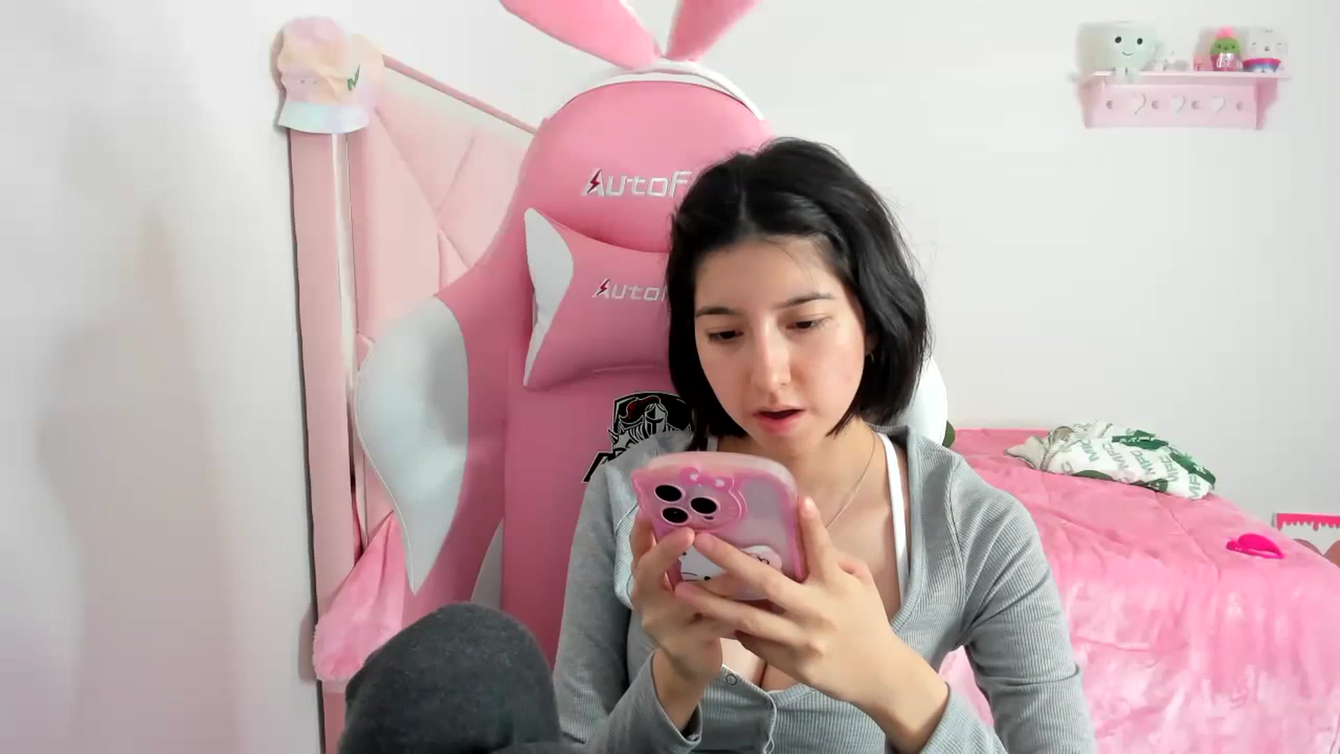 Gallery image thumbnail from Cherrycute666's myfreecams stream on, 12/10/2023, 07:24 image 18 of 20