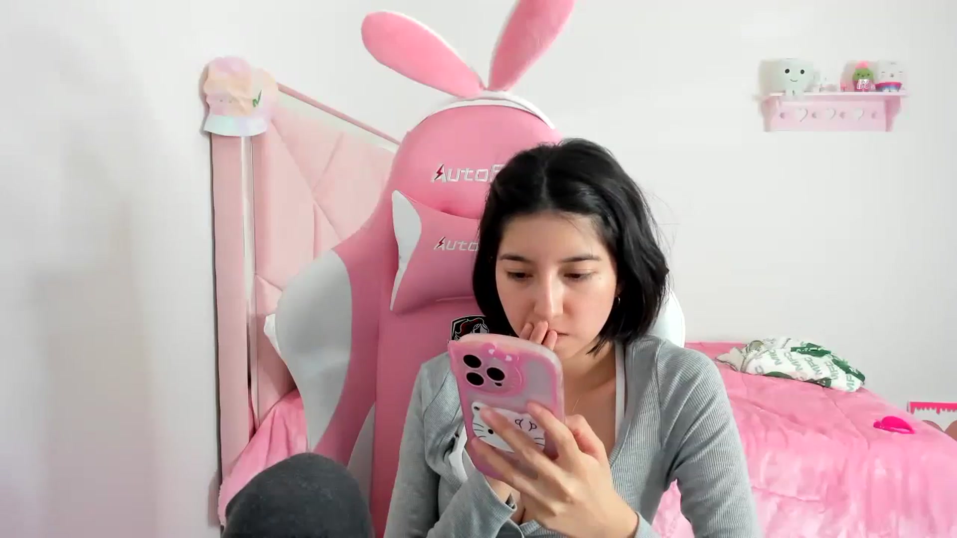 Gallery image thumbnail from Cherrycute666's myfreecams stream on, 12/10/2023, 07:24 image 17 of 20
