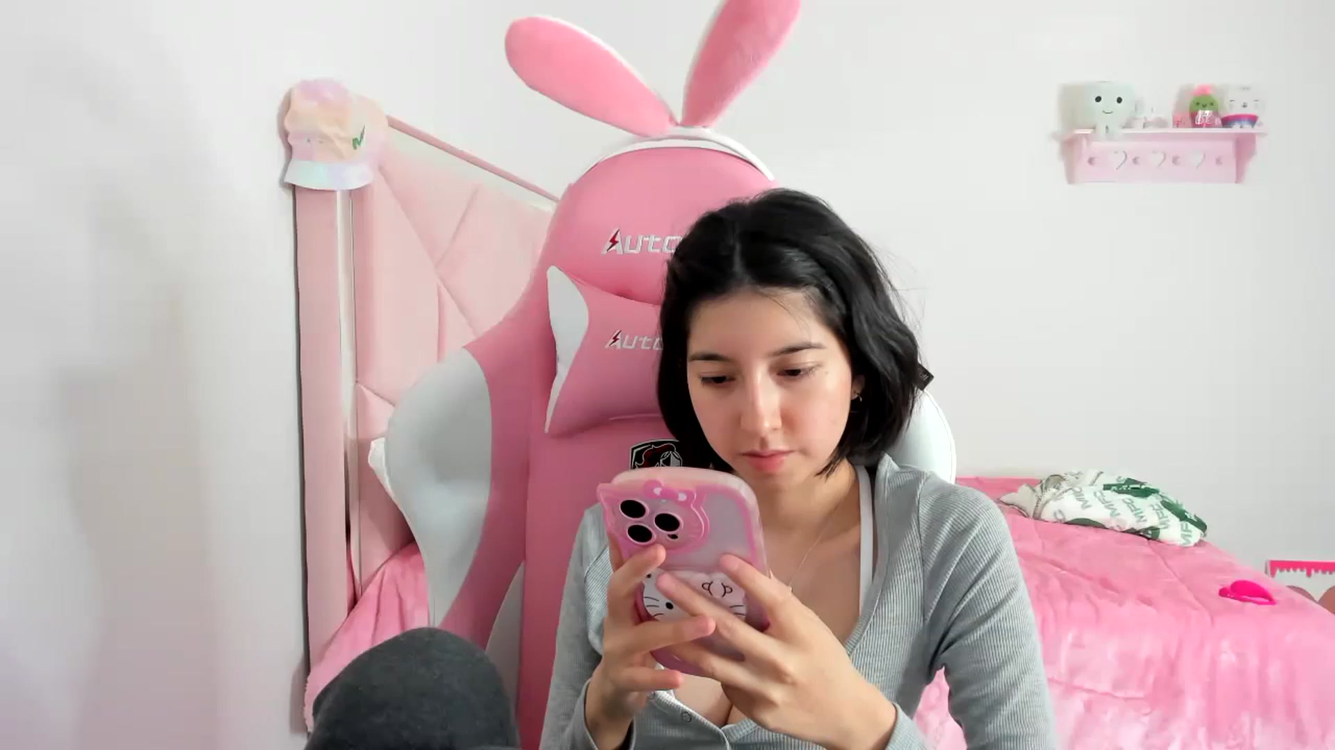 Gallery image thumbnail from Cherrycute666's myfreecams stream on, 12/10/2023, 07:24 image 16 of 20